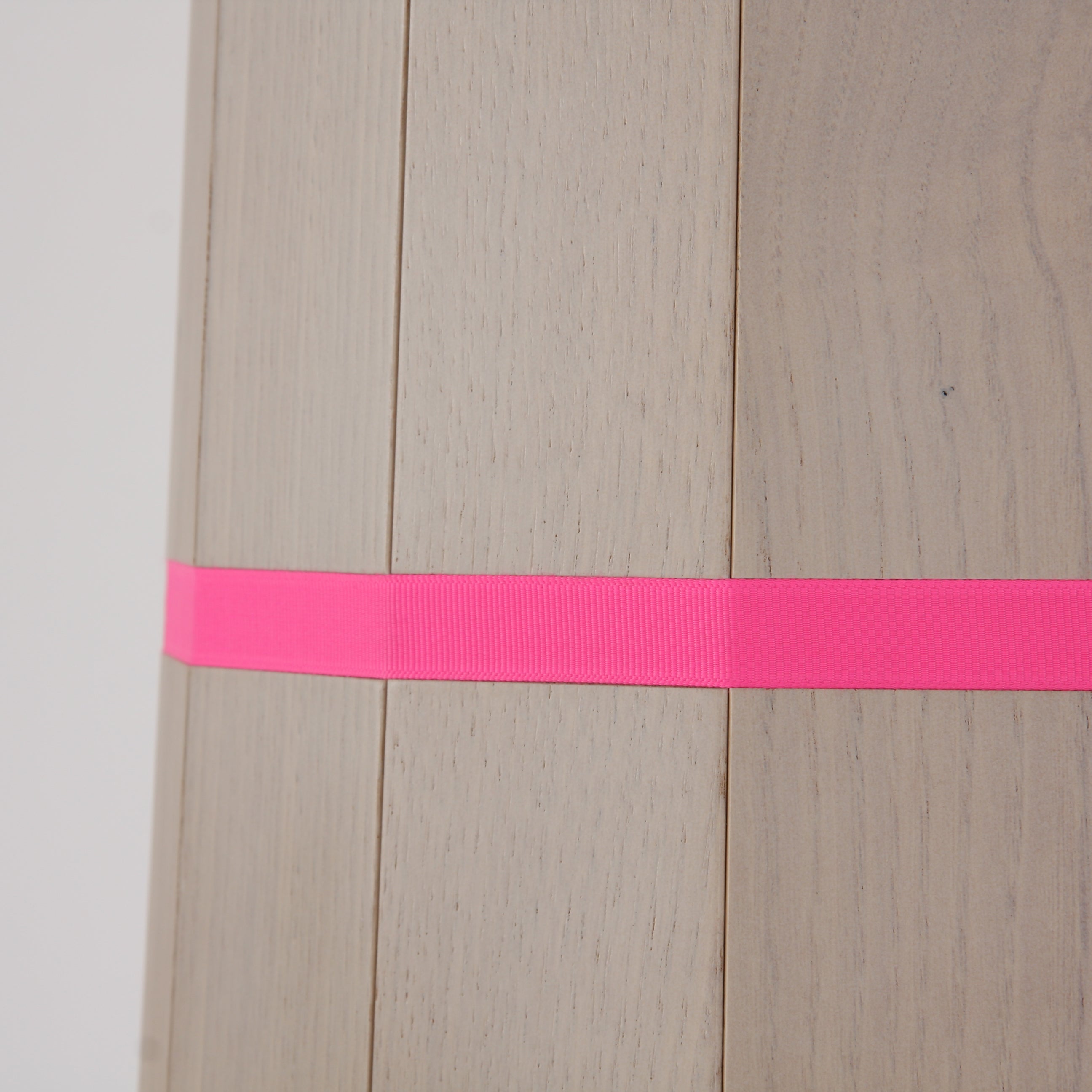 Colour Wood Tables: DI