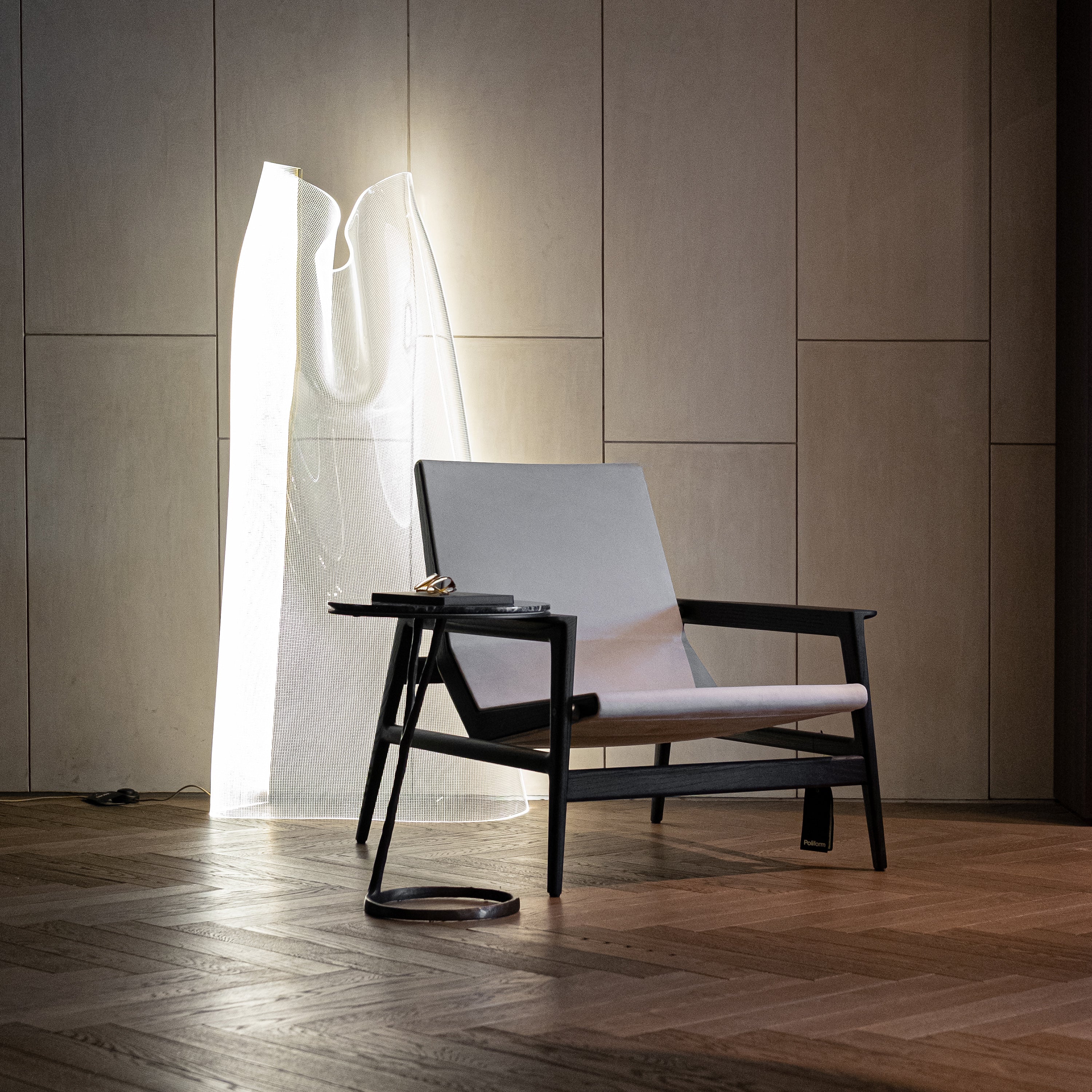 Gweilo Han Floor Lamp