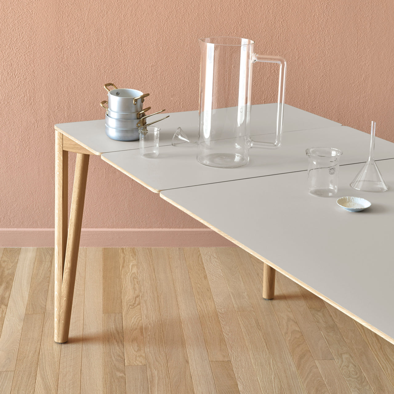 Decapo Extendable Dining Table: Medium