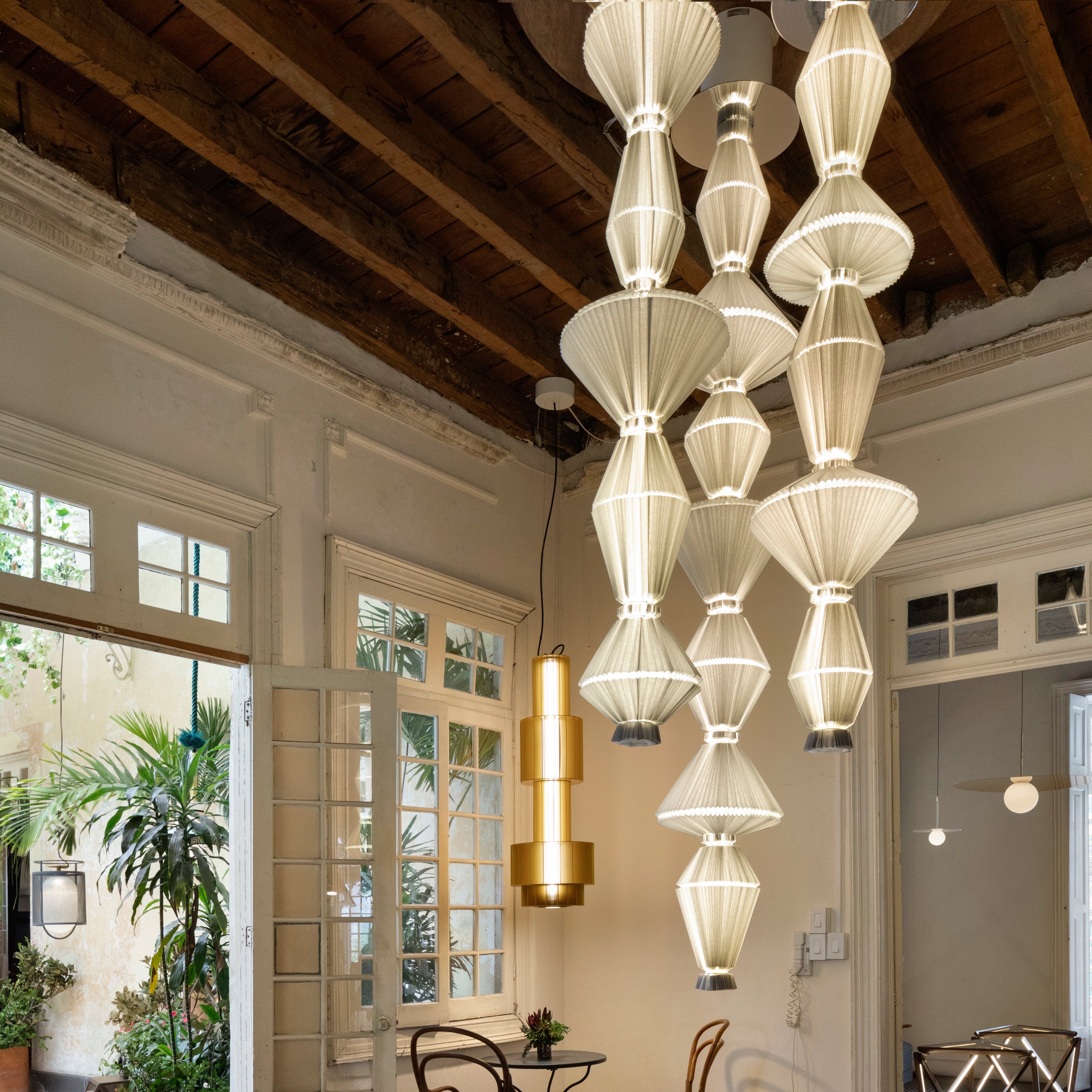 Oïphorique Hanging Lamp: Kinetic
