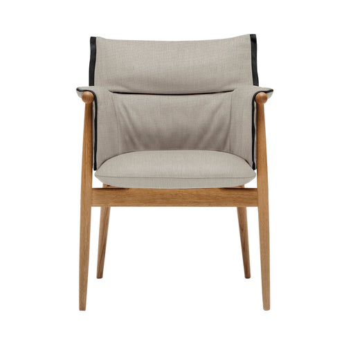 E005 Embrace Armchair: Black Edging Strip + Oiled Oak