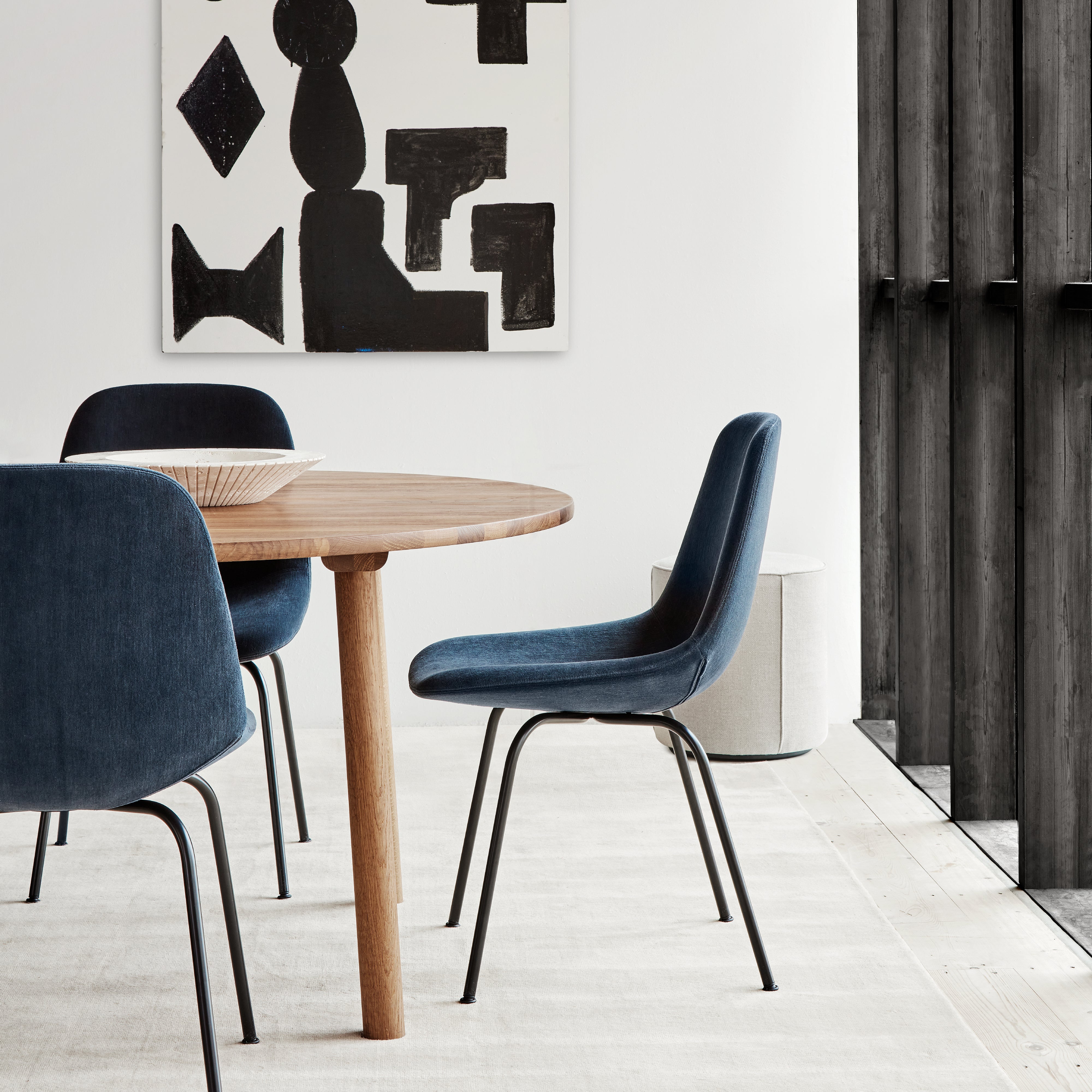 Taro Dining Table: Round