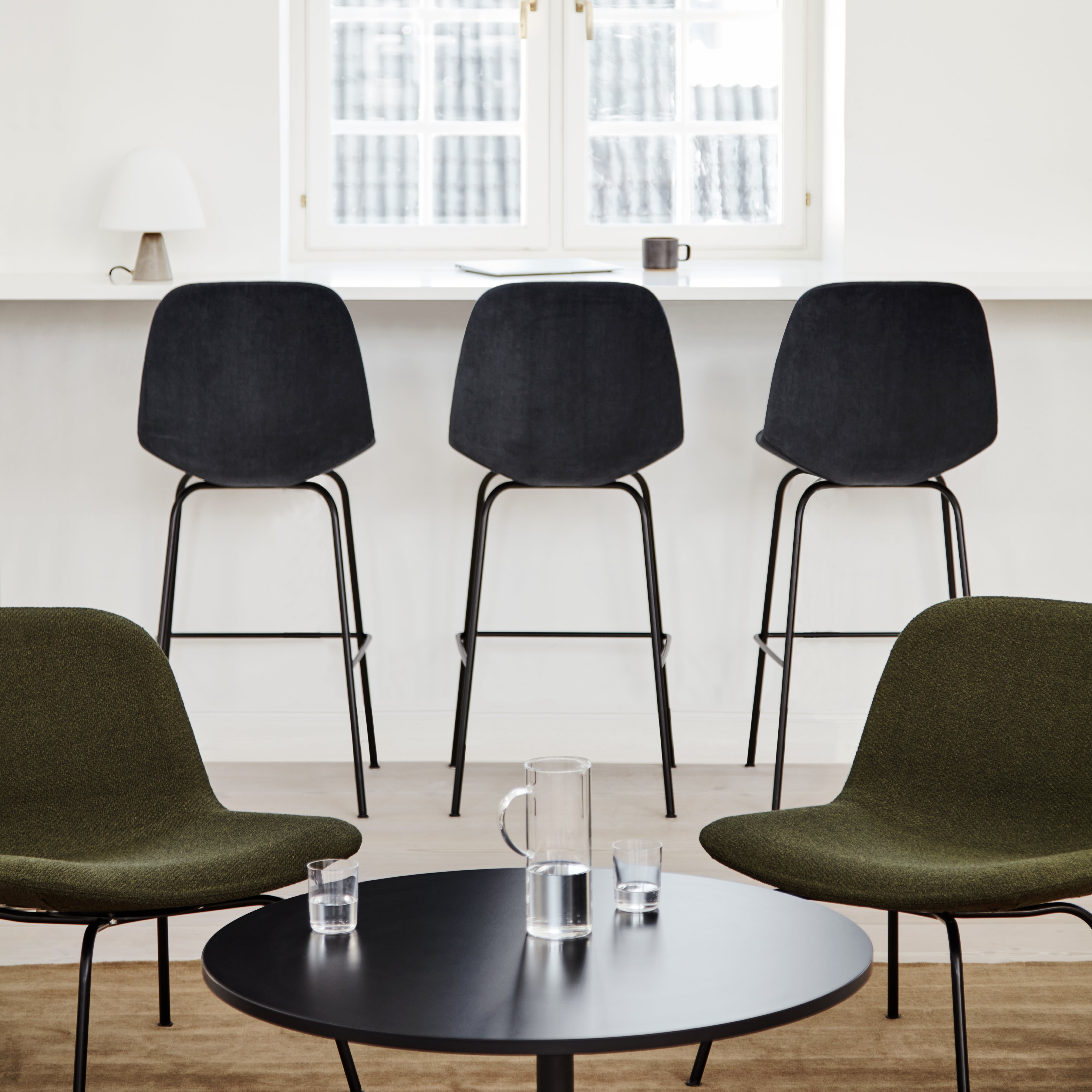 Eyes Lounge Chair 4 Leg