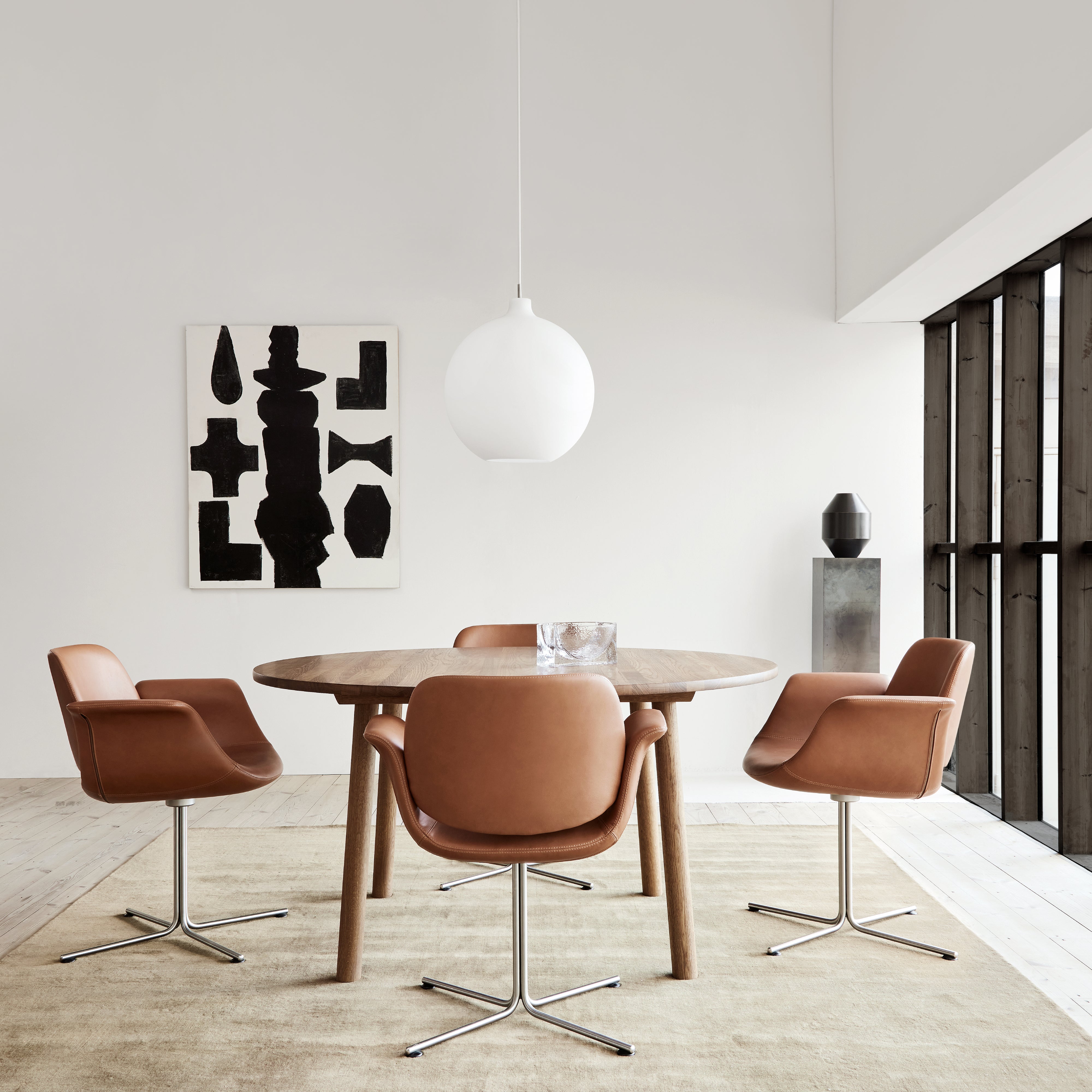 Taro Dining Table: Round