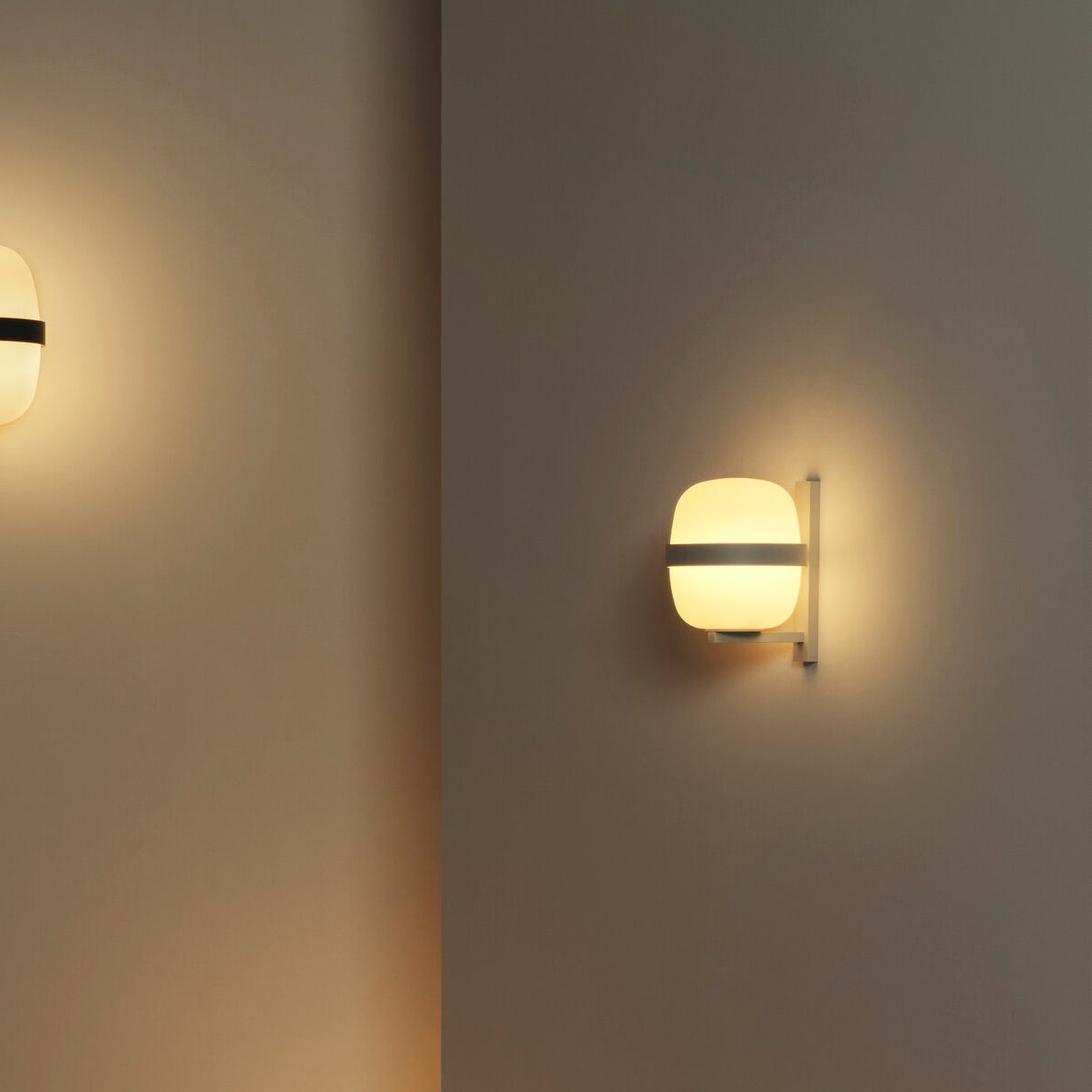 Wally Wall Lamp