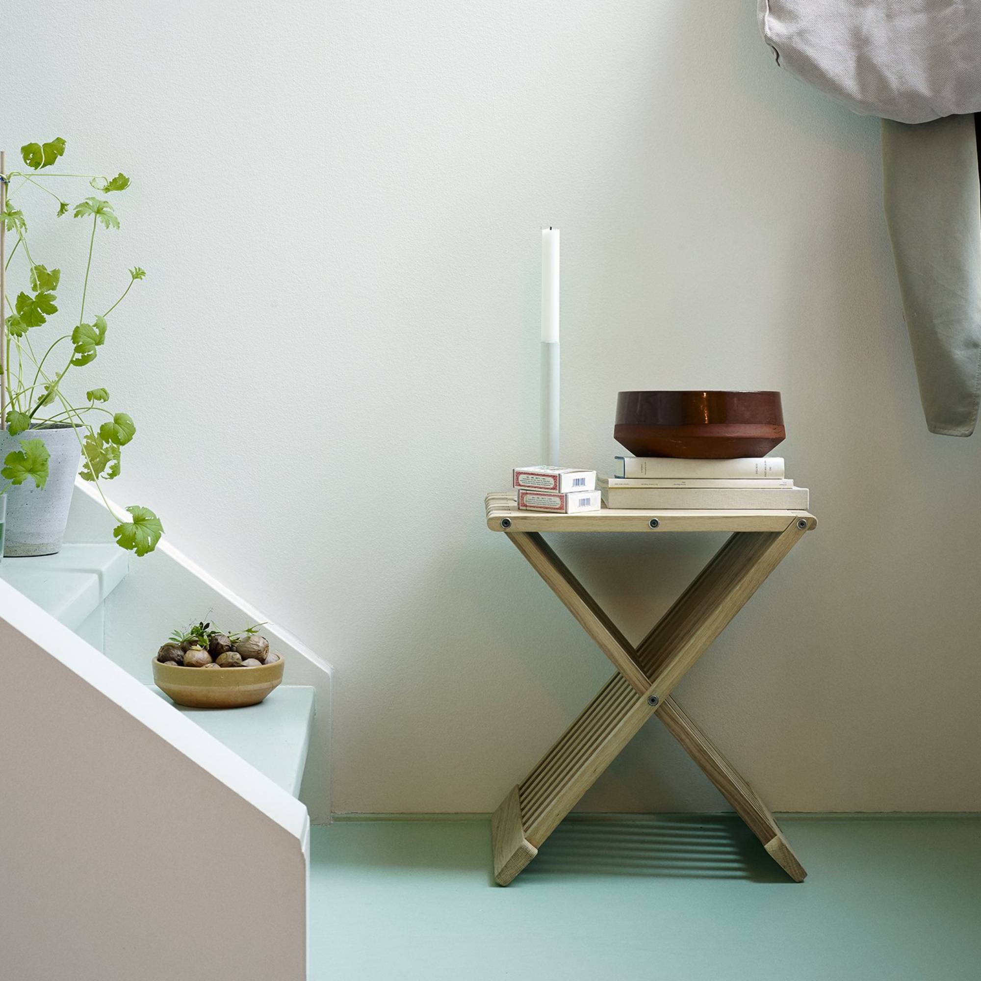 Fionia Stool: LS