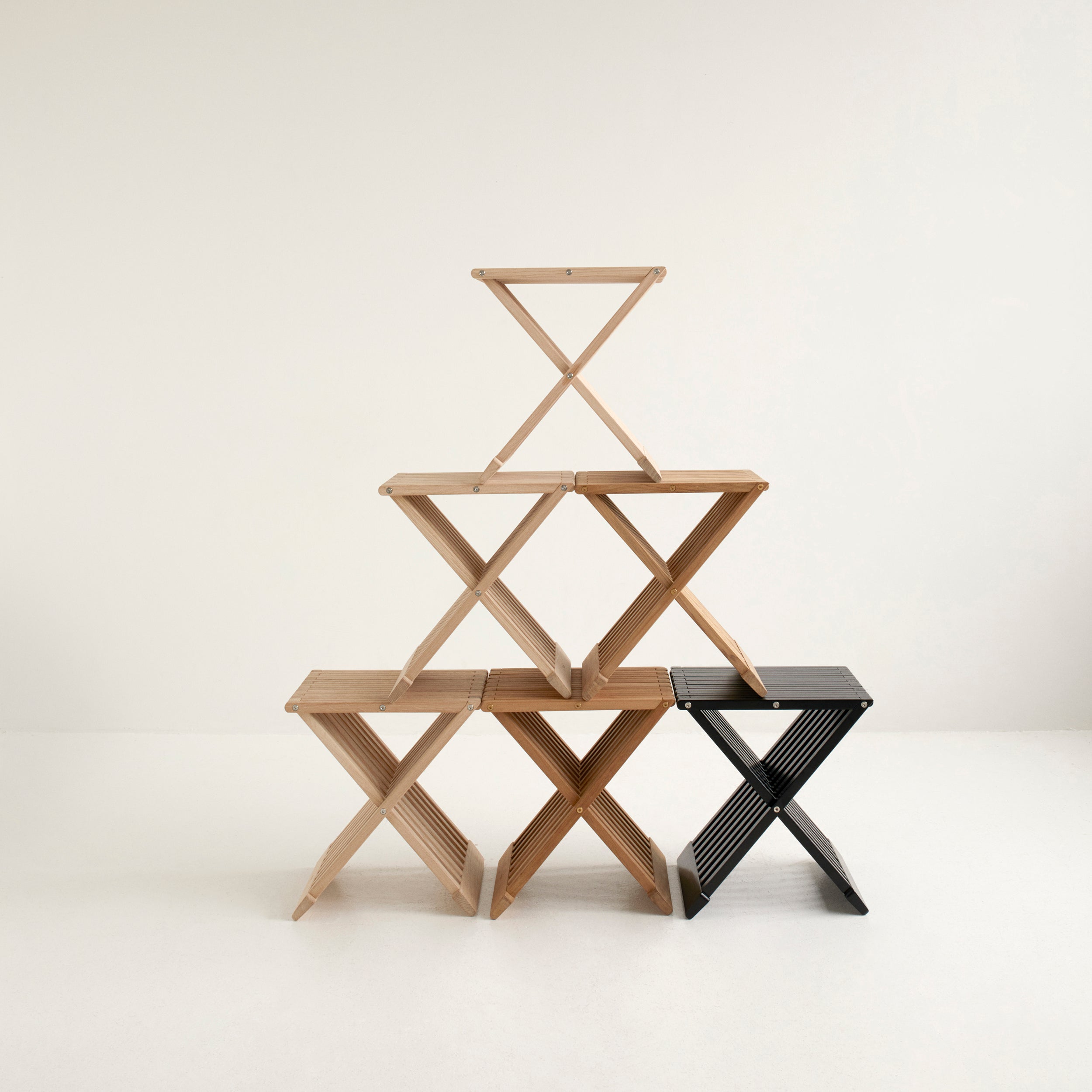Fionia Stool: LS