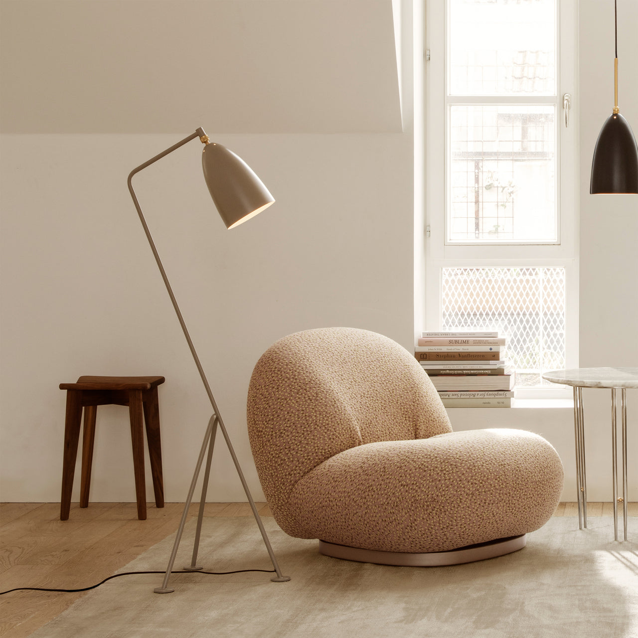 Gräshoppa Floor Lamp: LS