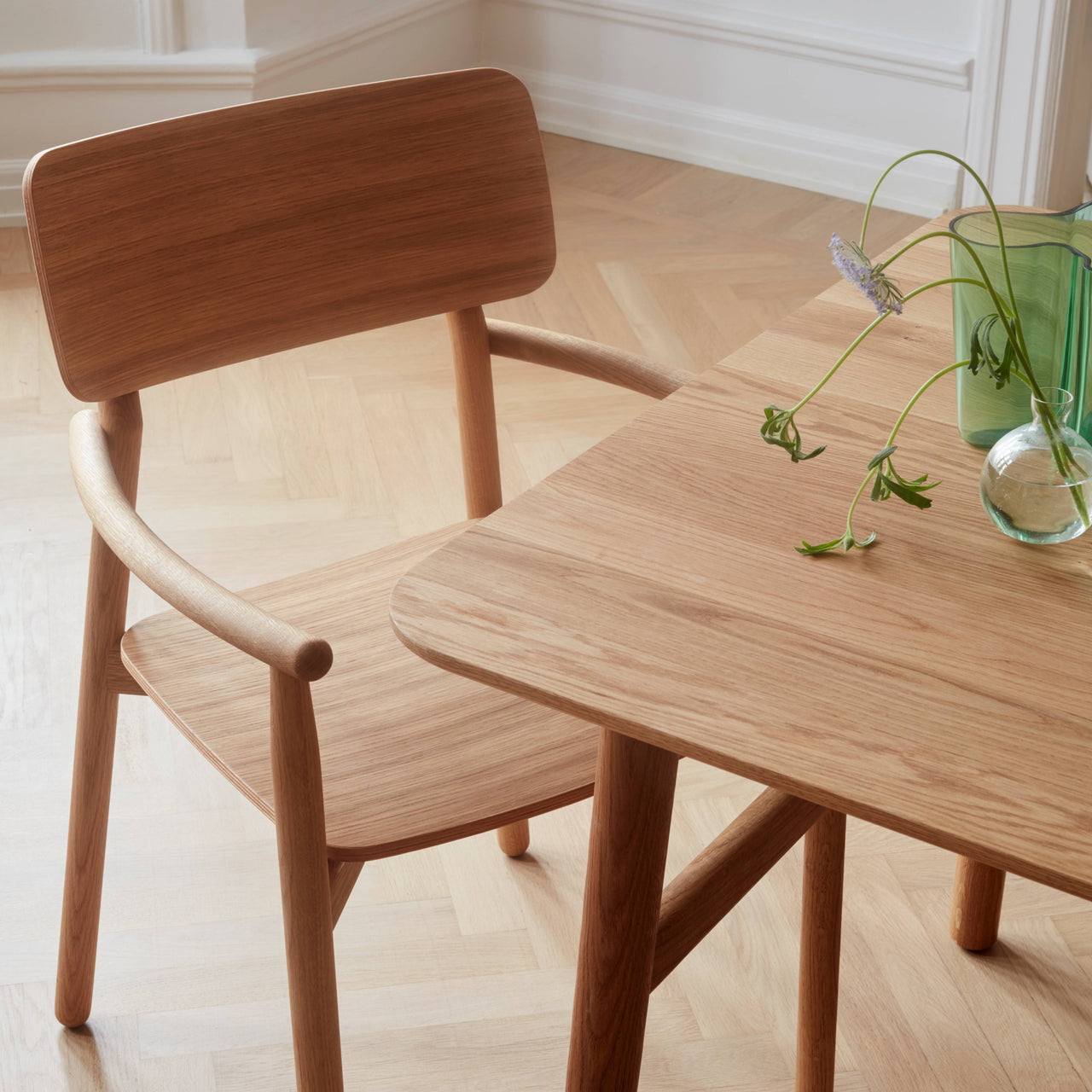 Hven Armchair: LS