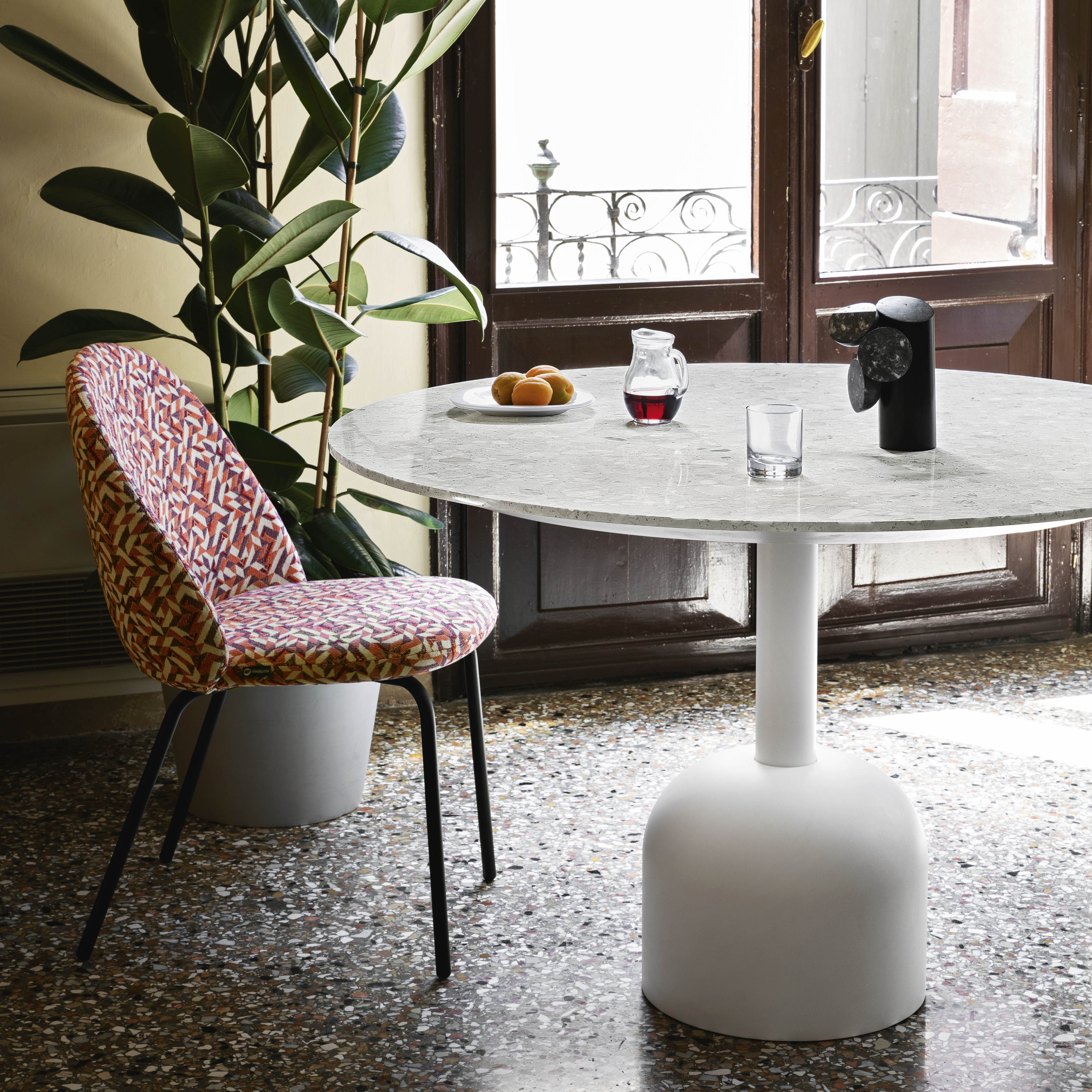 Illo Dining Table: Small