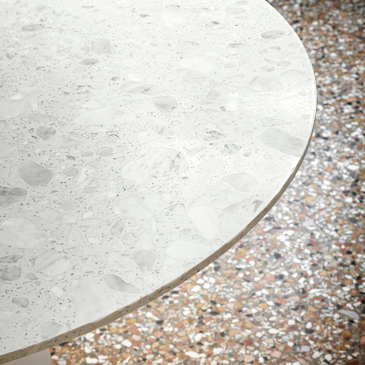 Illo Bistrot Table: Medium