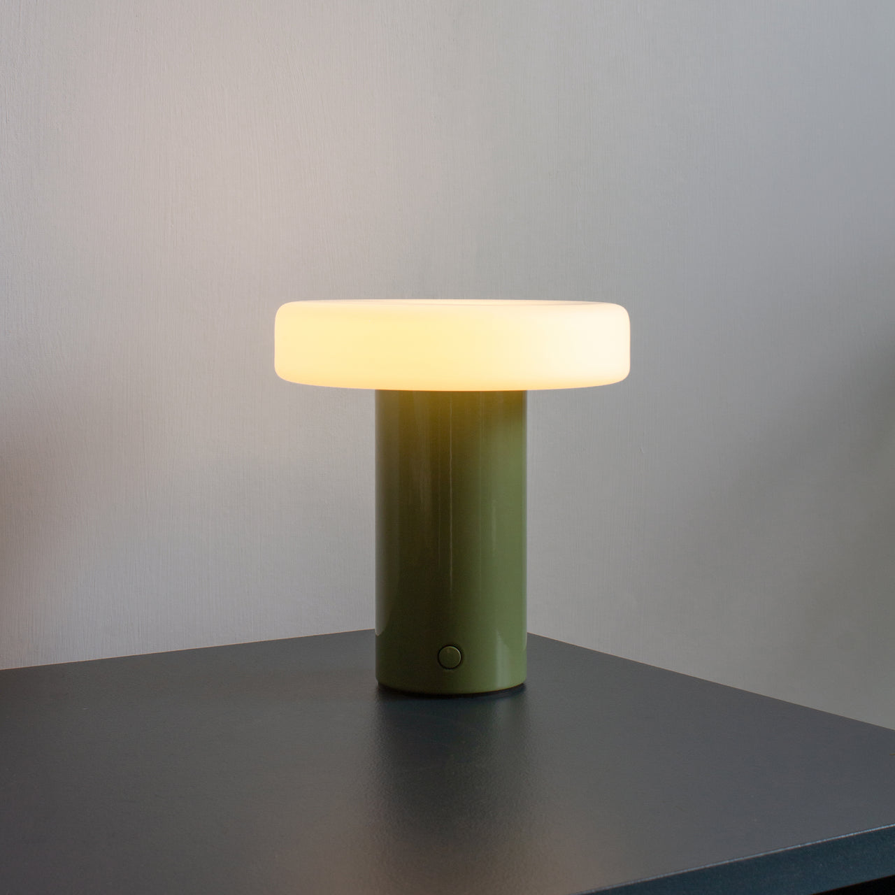 Puck Table Lamp