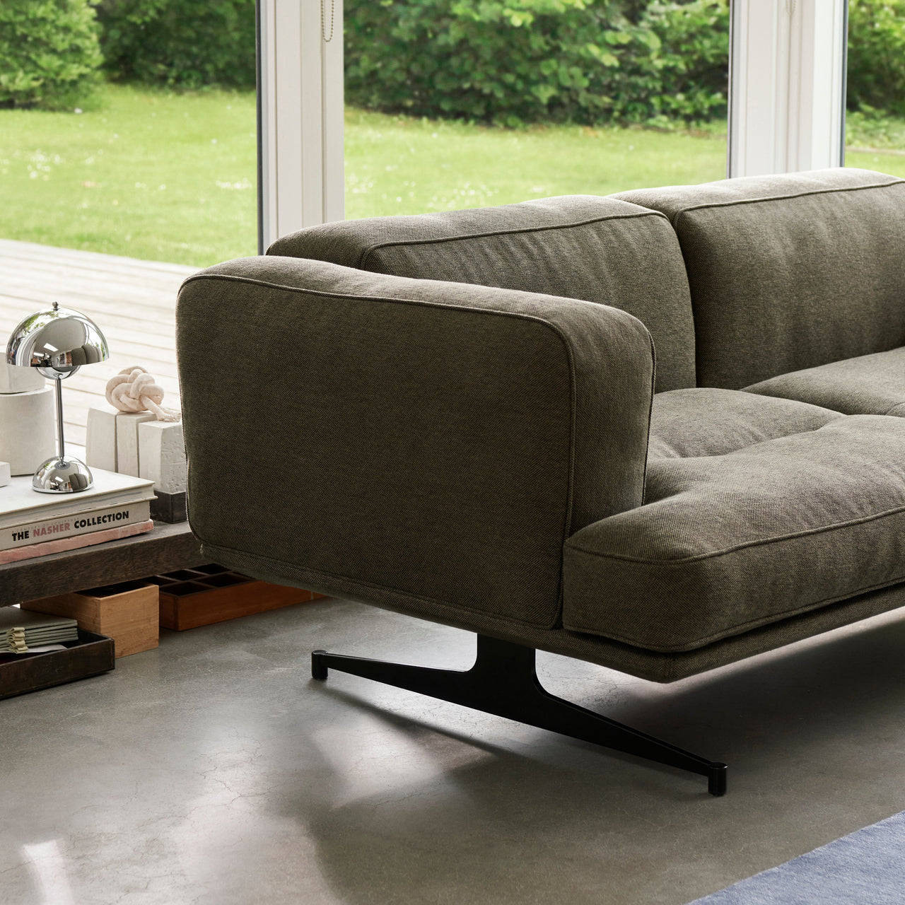 Inland Sofa: AV22 + AV23 + LS