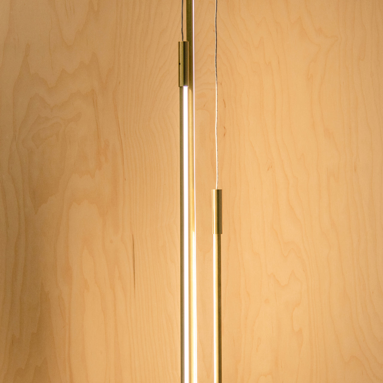 Thin Vertical Suspension Light: Medium