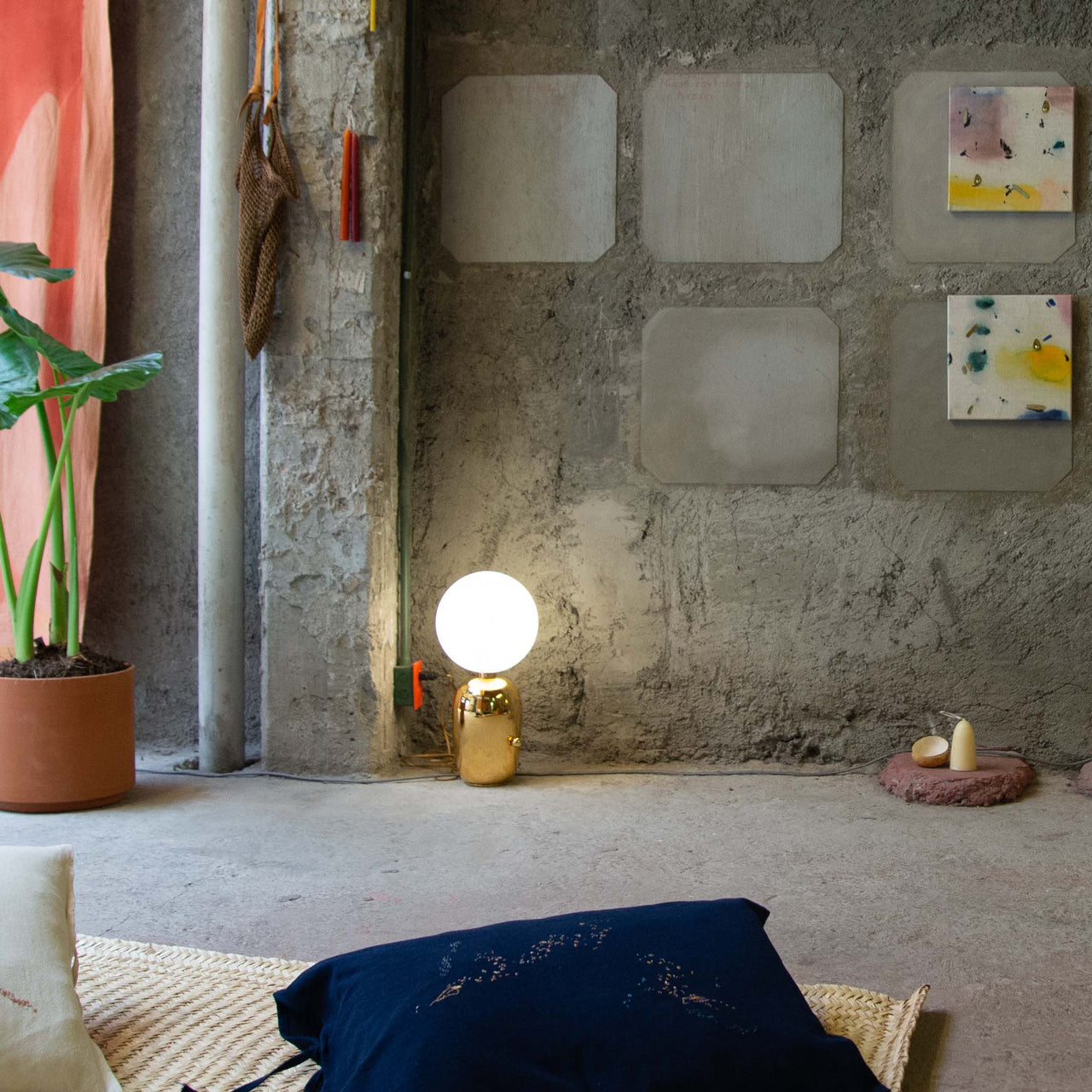 Aballs Table Lamp