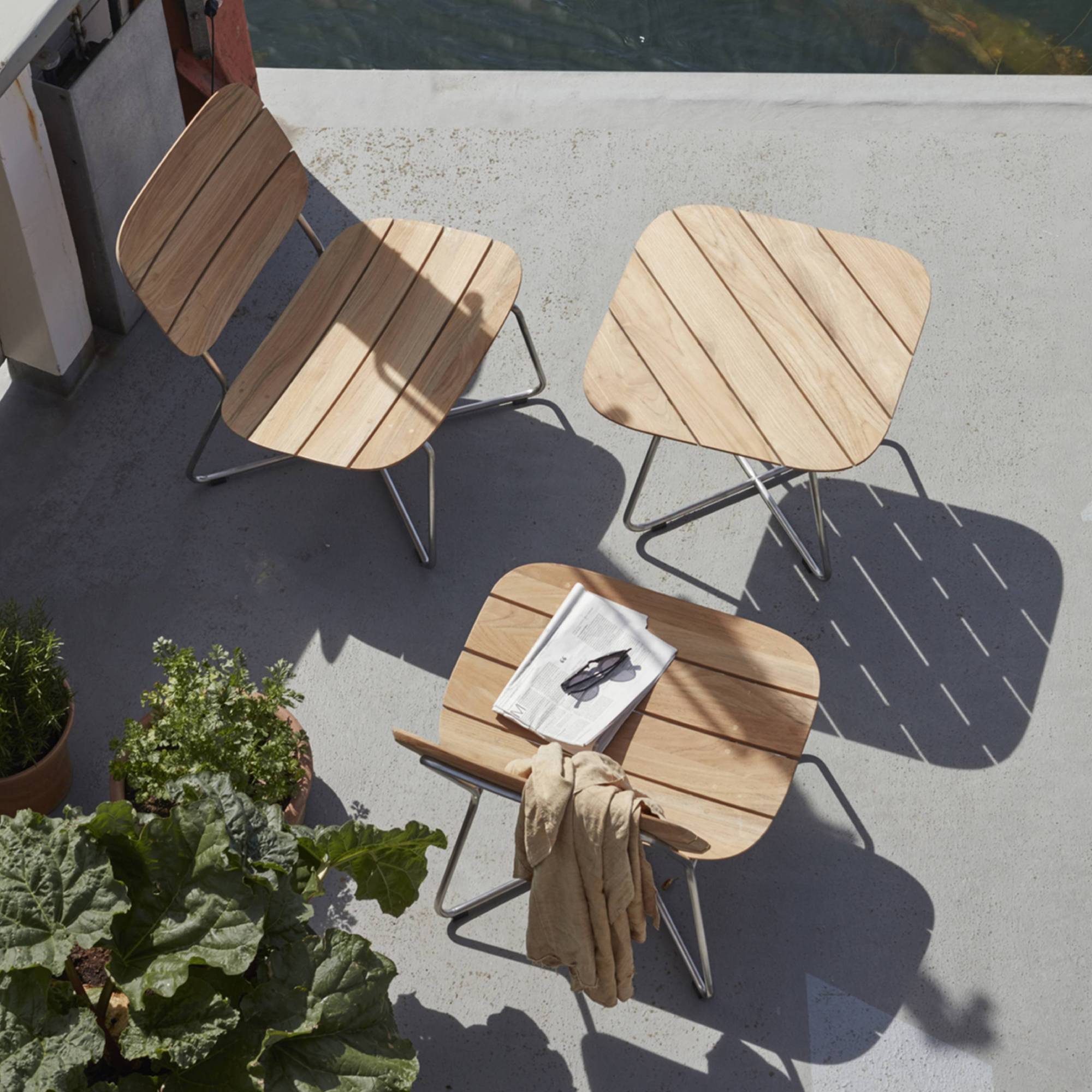 Lilium Lounge Chair: LS