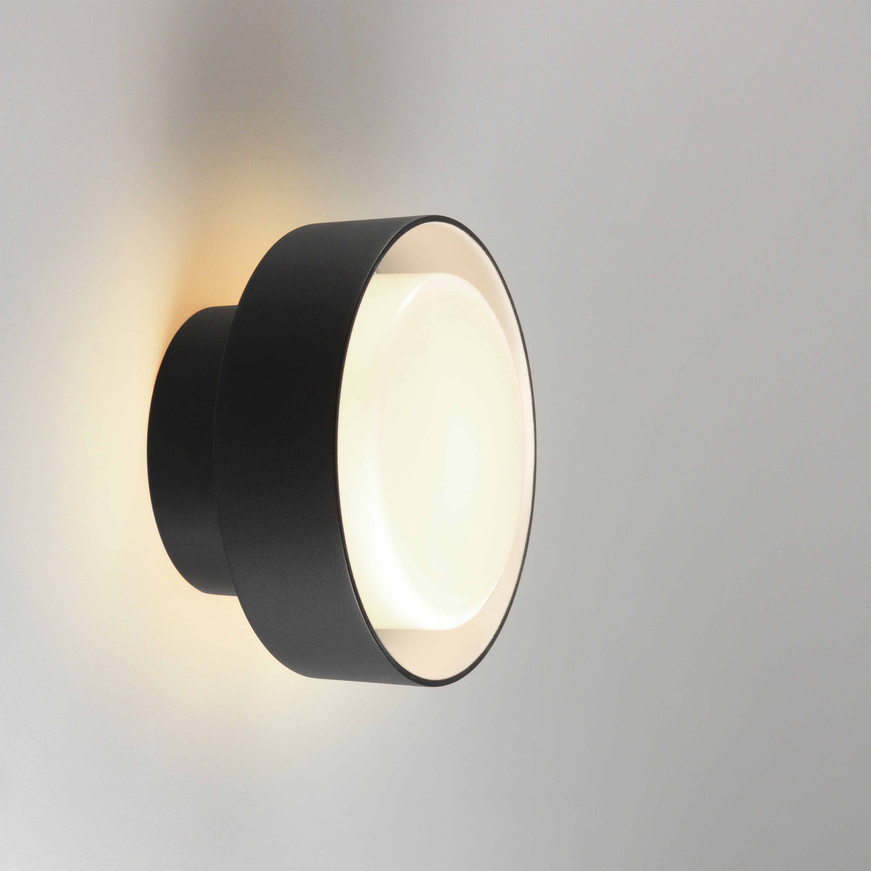 Plaff-On! Outdoor Wall Light