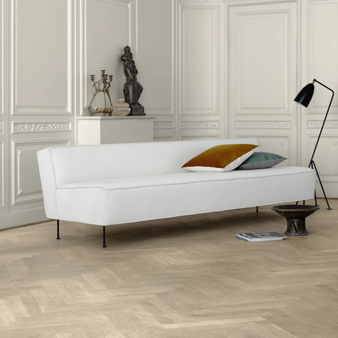 Modern Line Sofa: LS