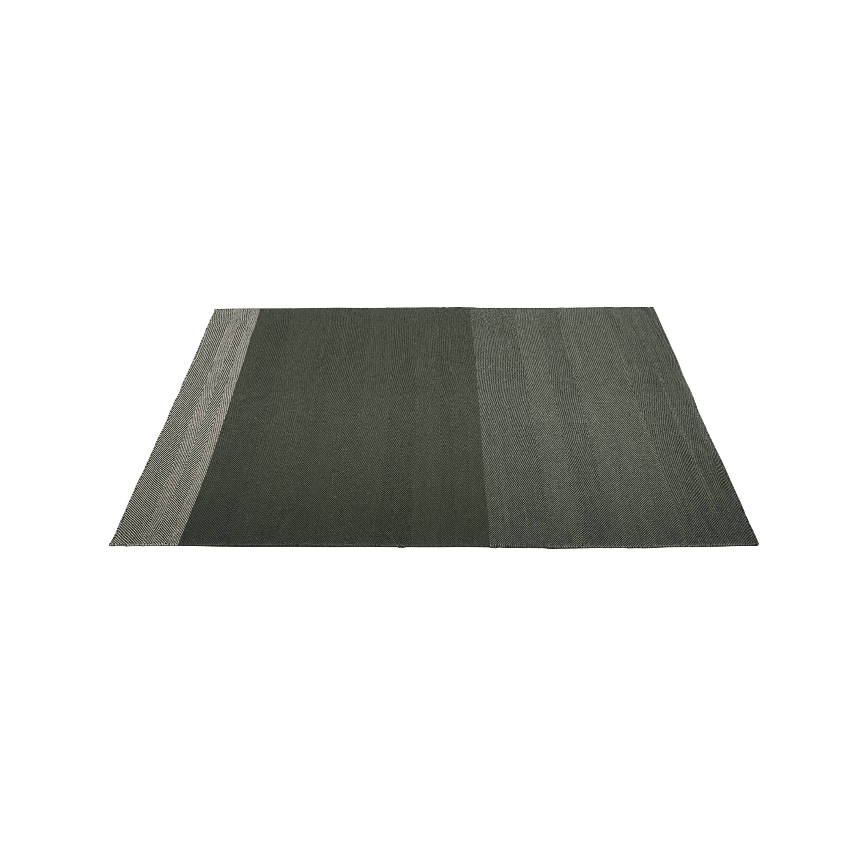 Varjo Rug: Small - 94.5