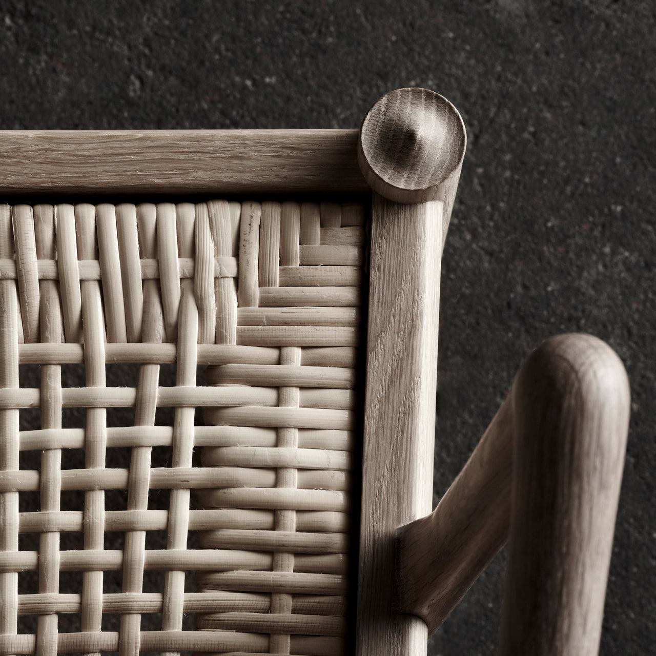 OW149 Colonial Chair with Footstool