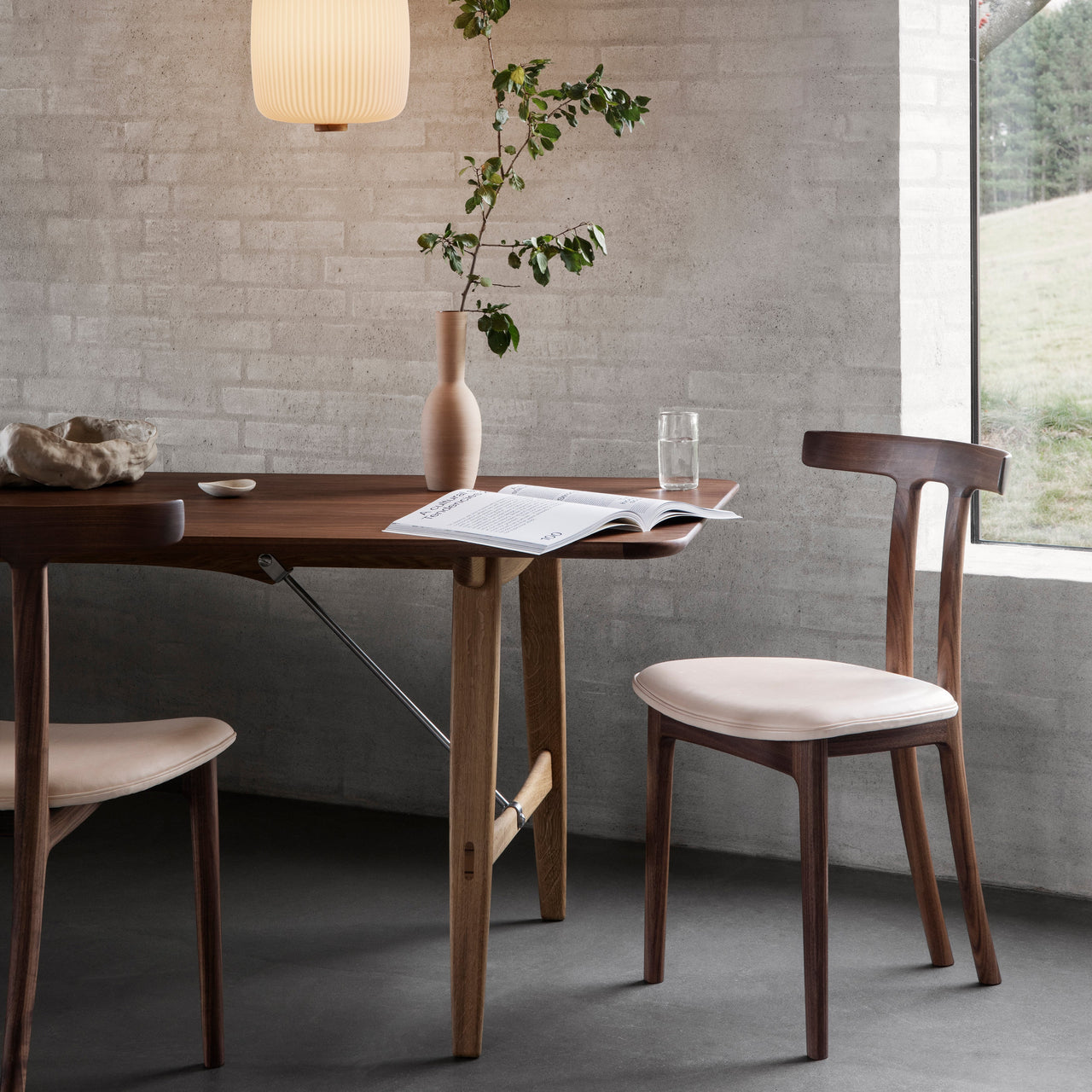 BM1160 Hunting Table