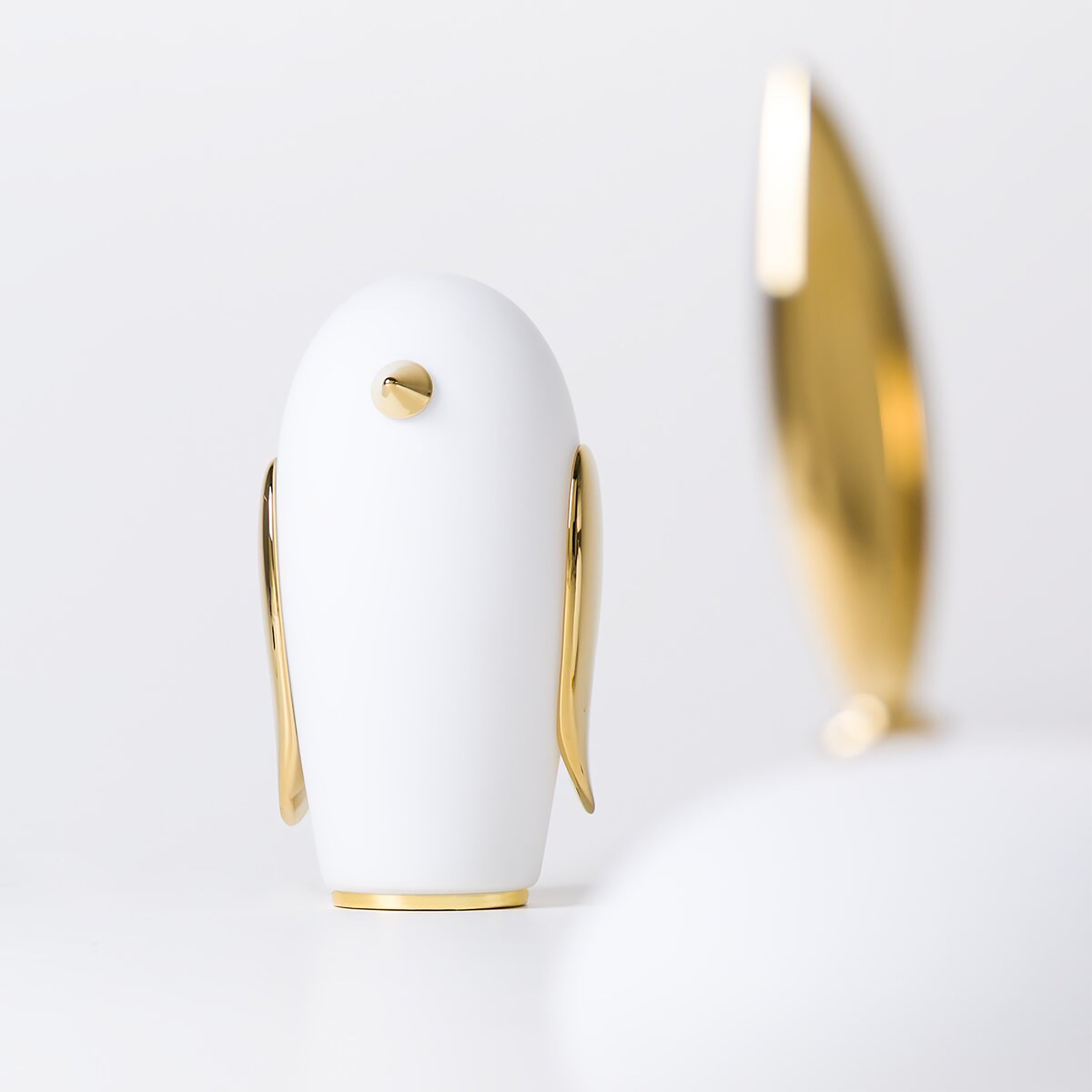 Pet Light Table Lamp: Penguin