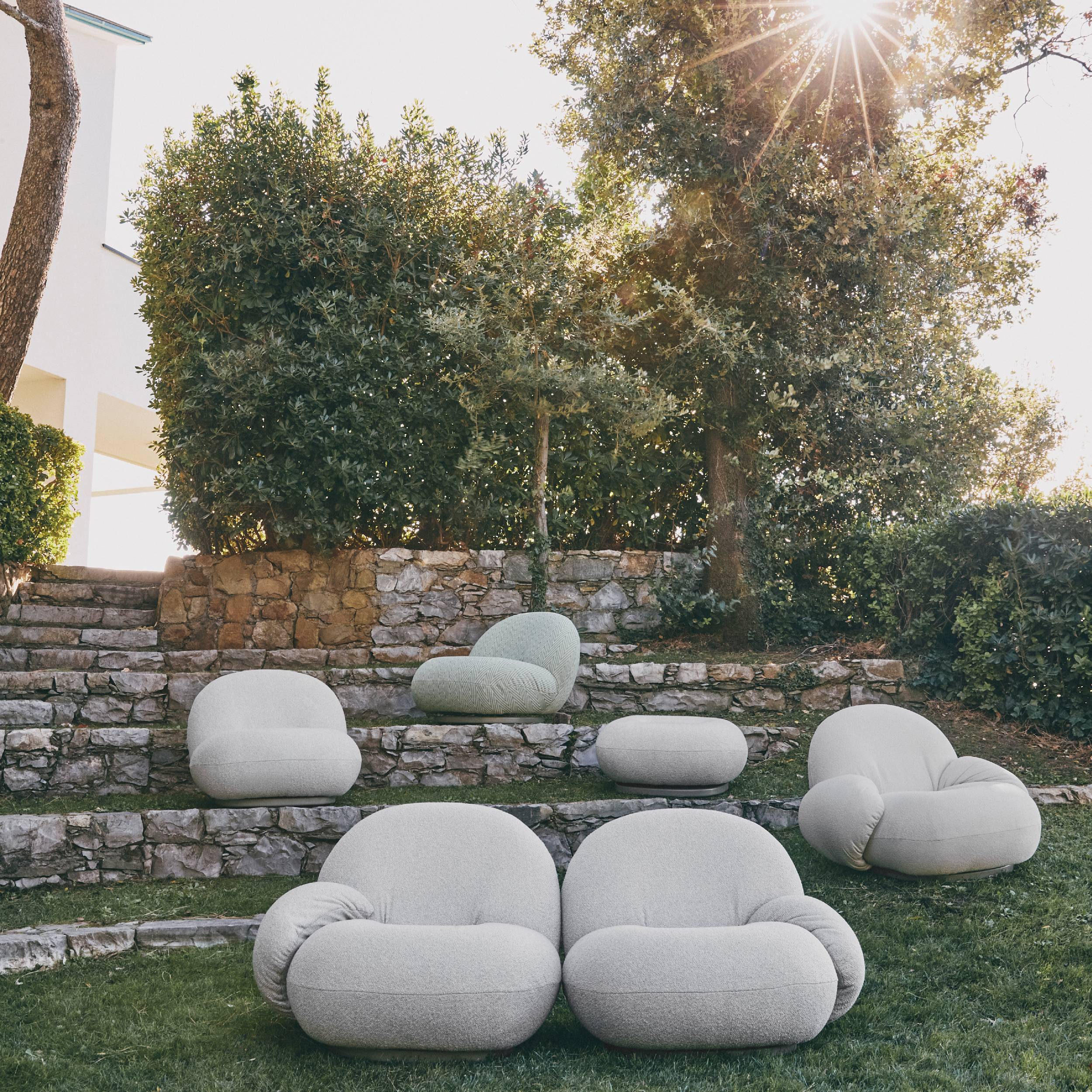 Pacha Ottoman: Swivel Base + Outdoor