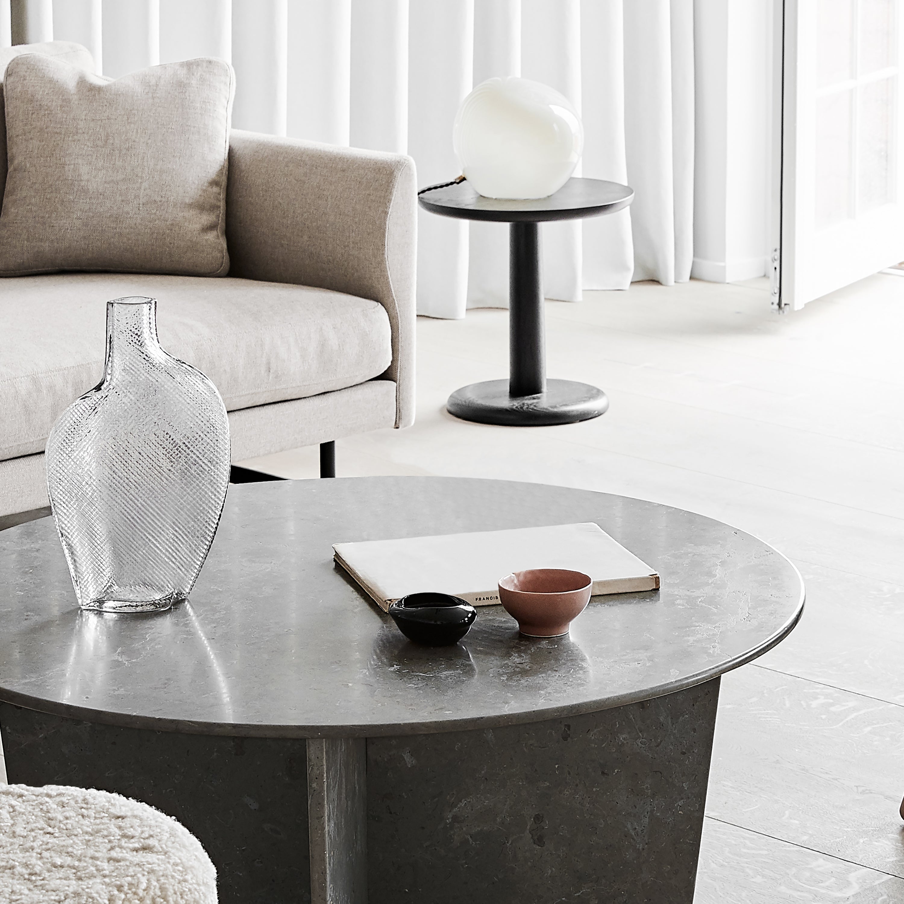 Pon Coffee Table: LS