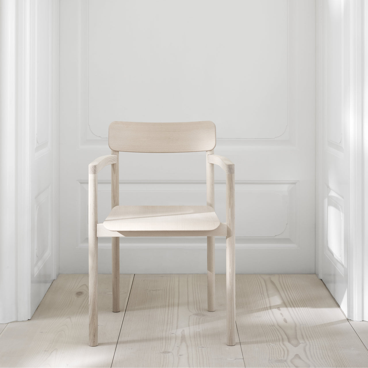 Post Armchair: LS