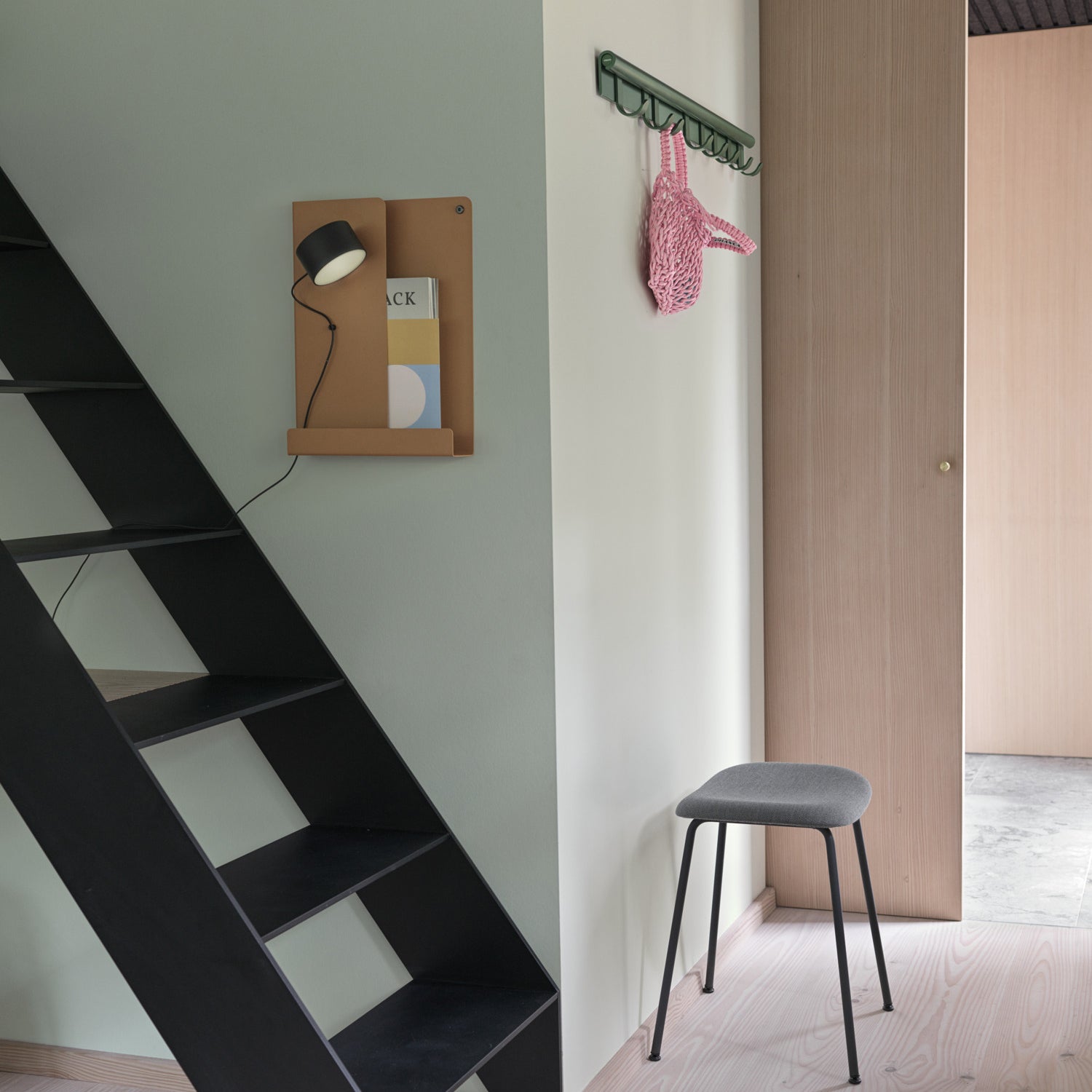 Post Wall Lamp: LS