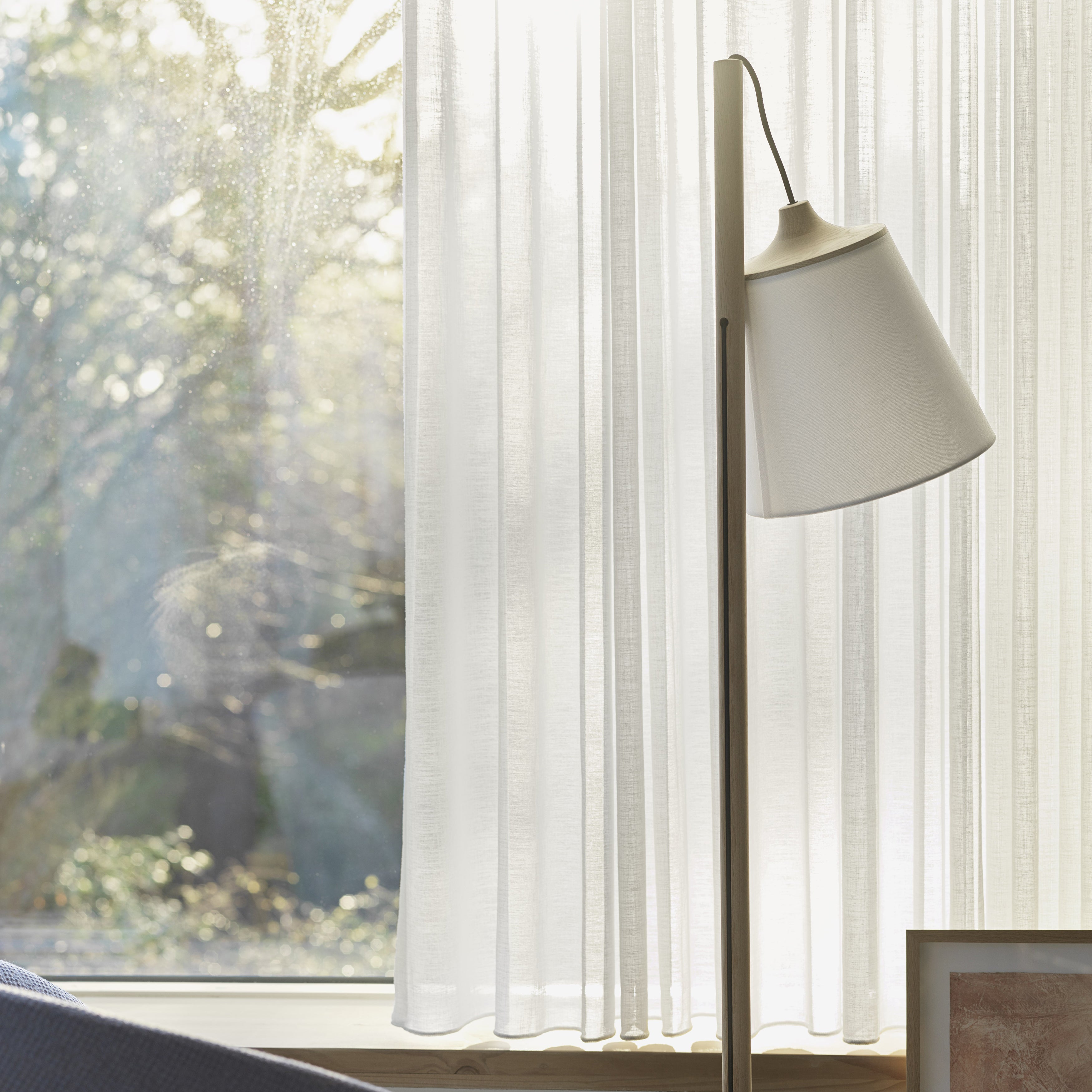 Pull Floor Lamp: DI