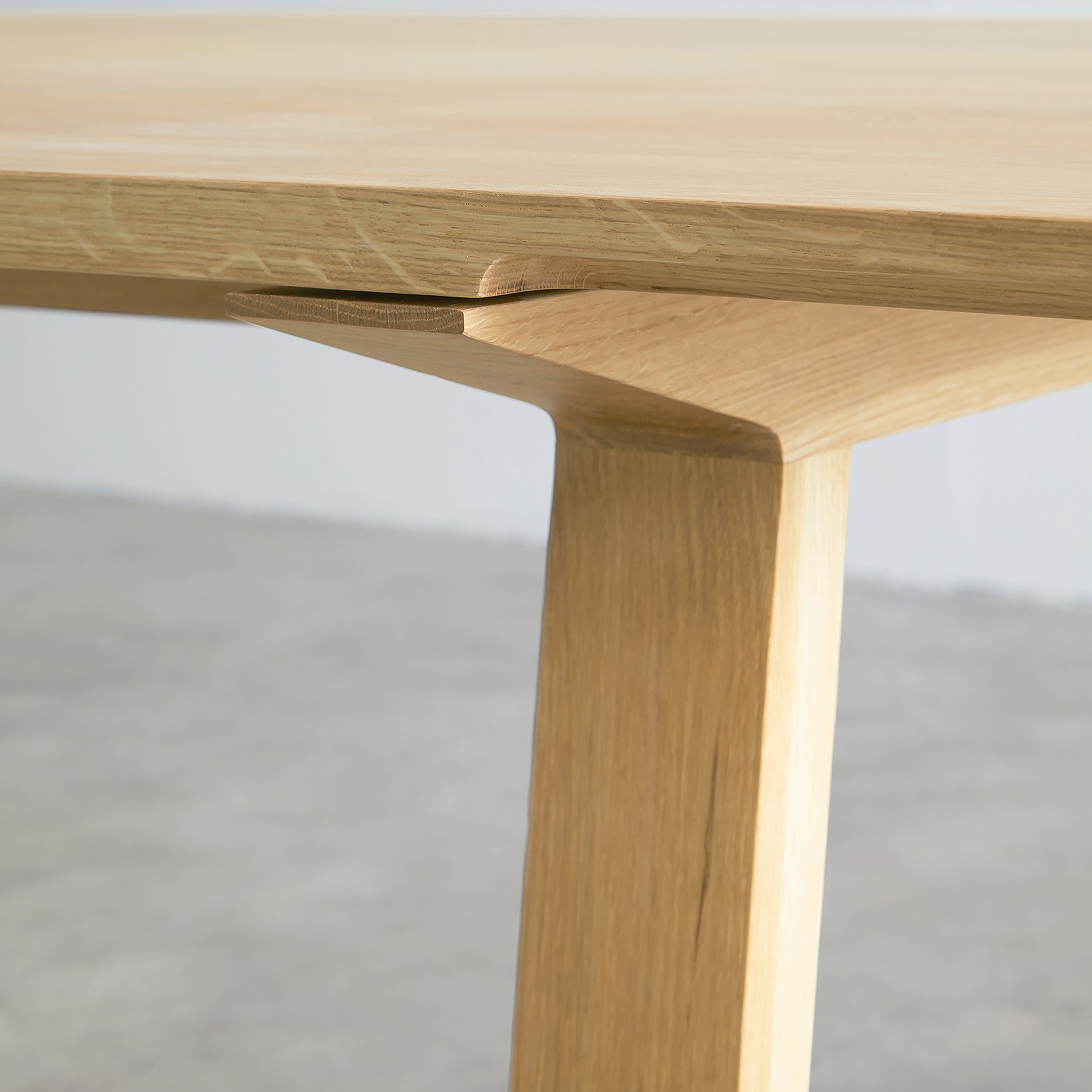 Mitis Table: Small