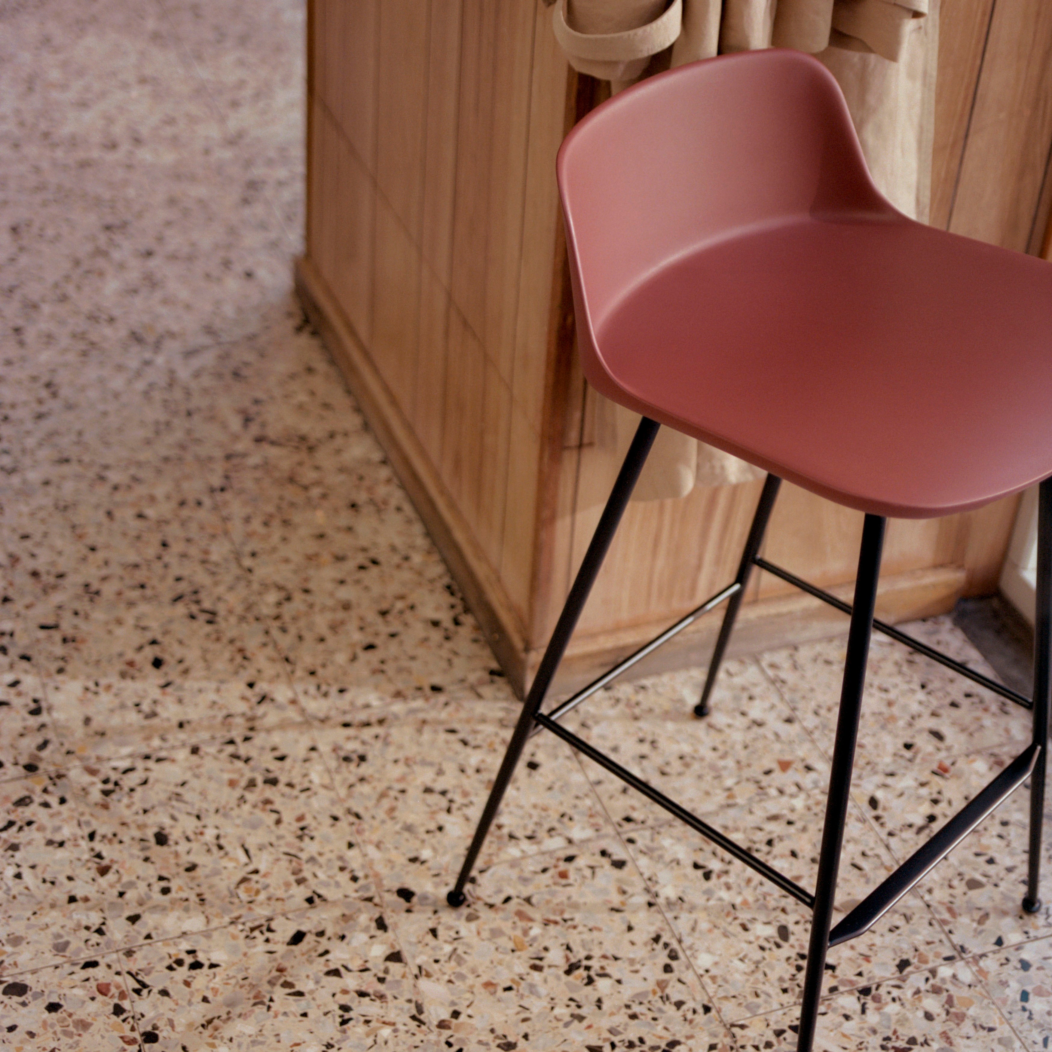 Rely Bar + Counter Lowback Stool: HW86 + HW81