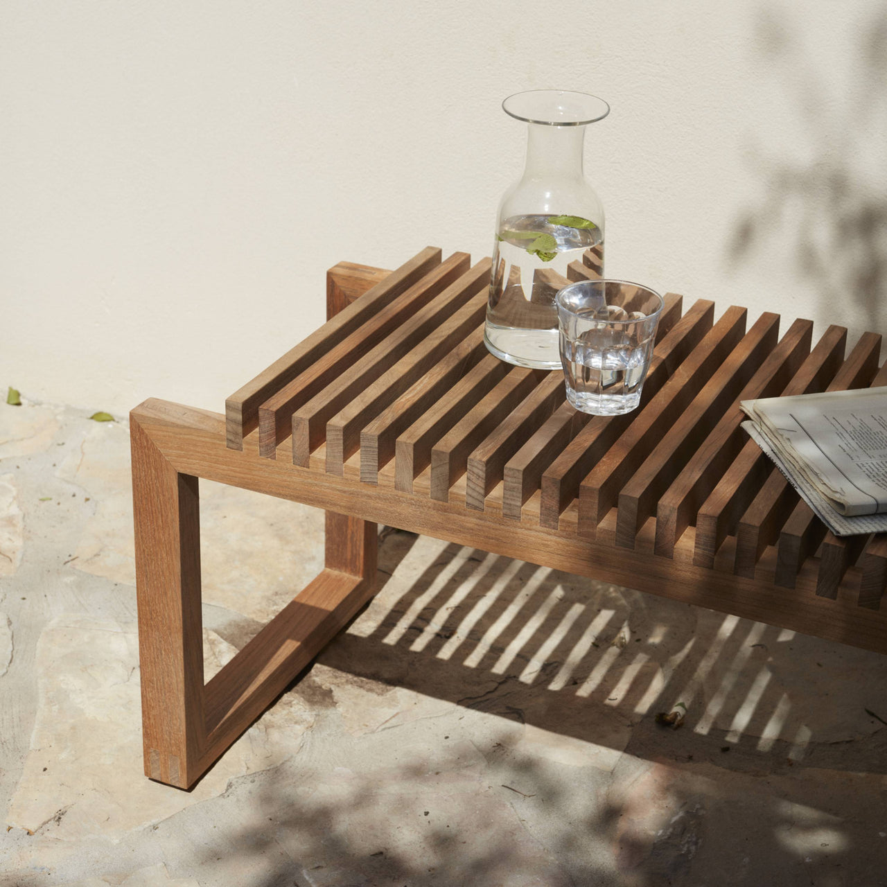 Cutter Bench: Outdoor