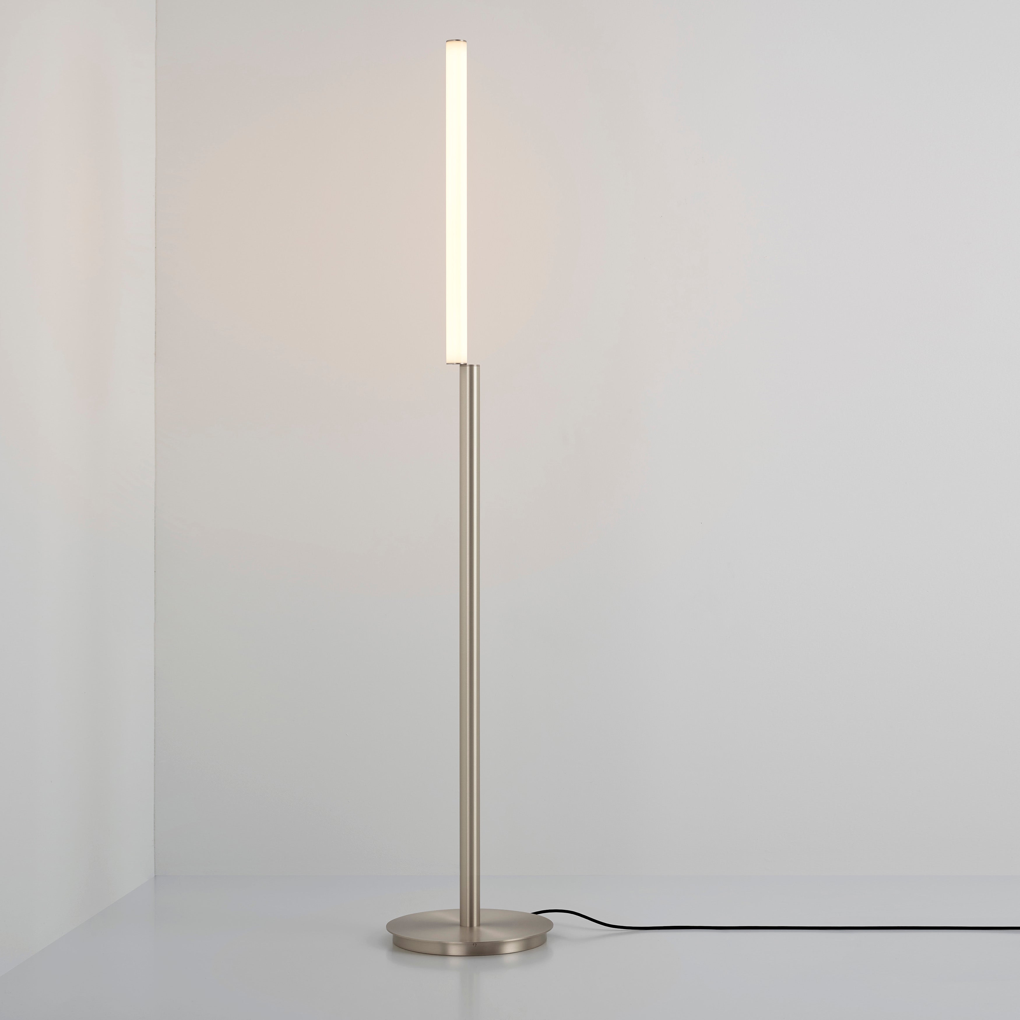 Signal Floor Lamp: Solo