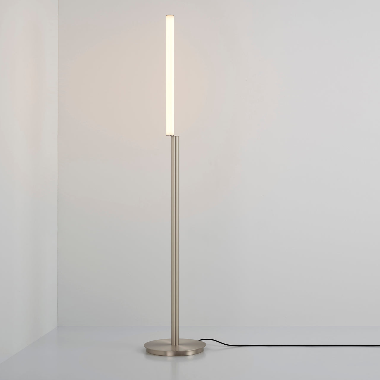 Signal Floor Lamp: Solo