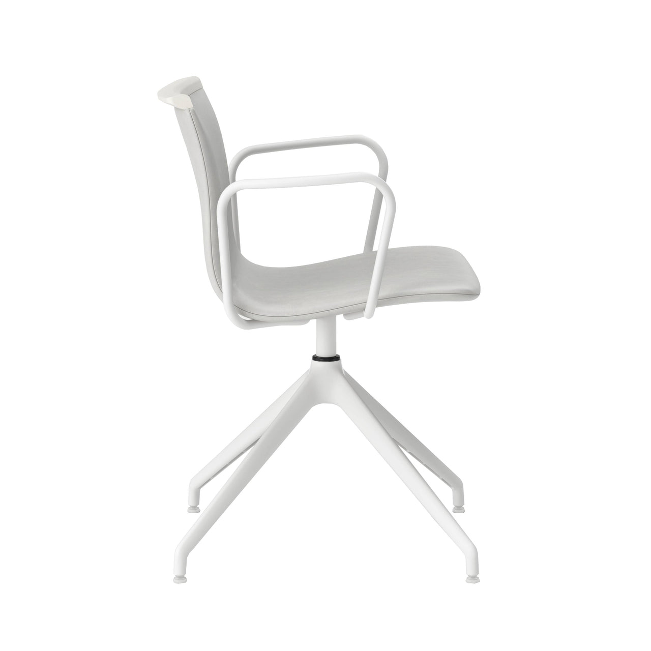 Serif Chair With Armrests: 4 Star Base + Upholstered