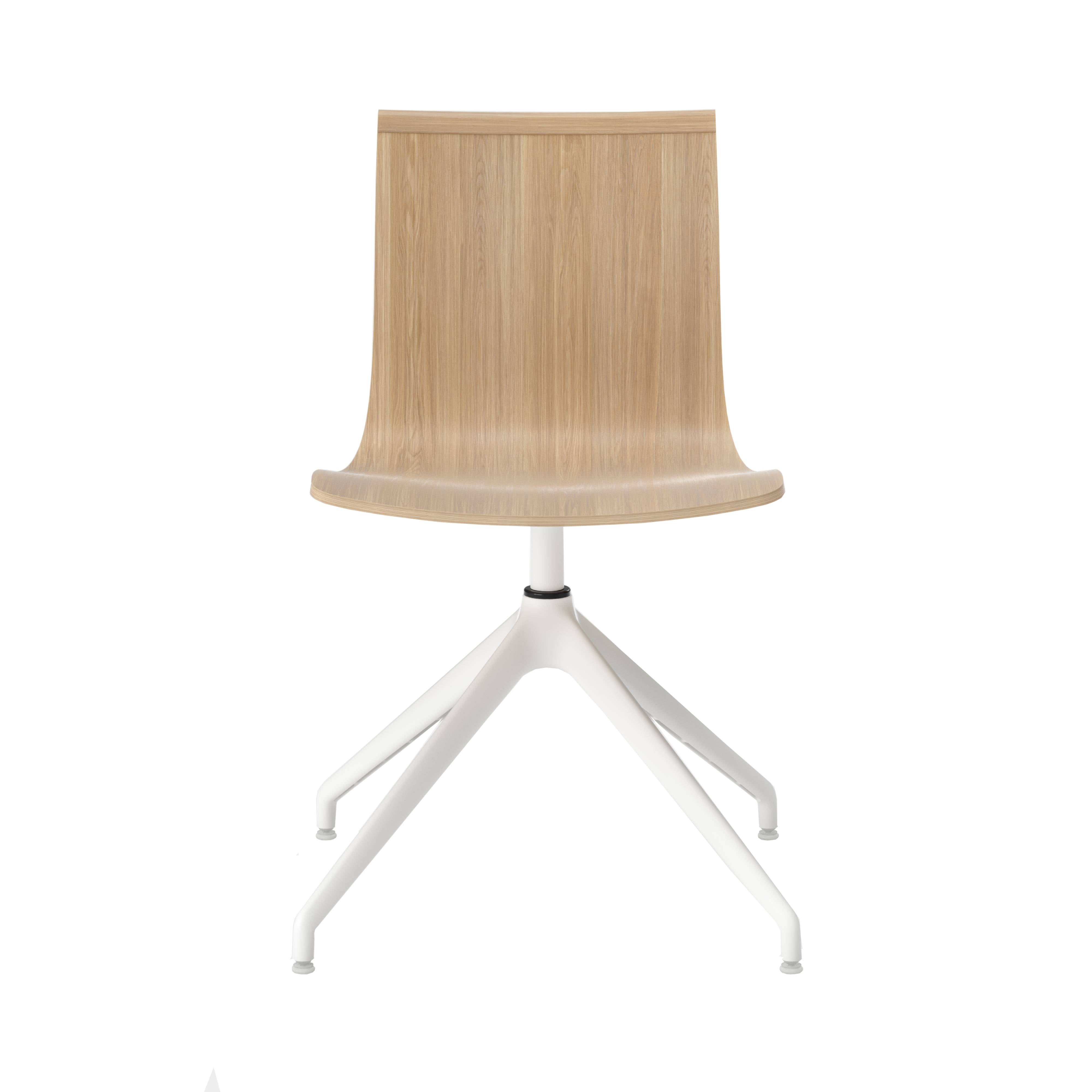 Serif Chair: 4 Star Base: White + Natural Oak + Without Armrest