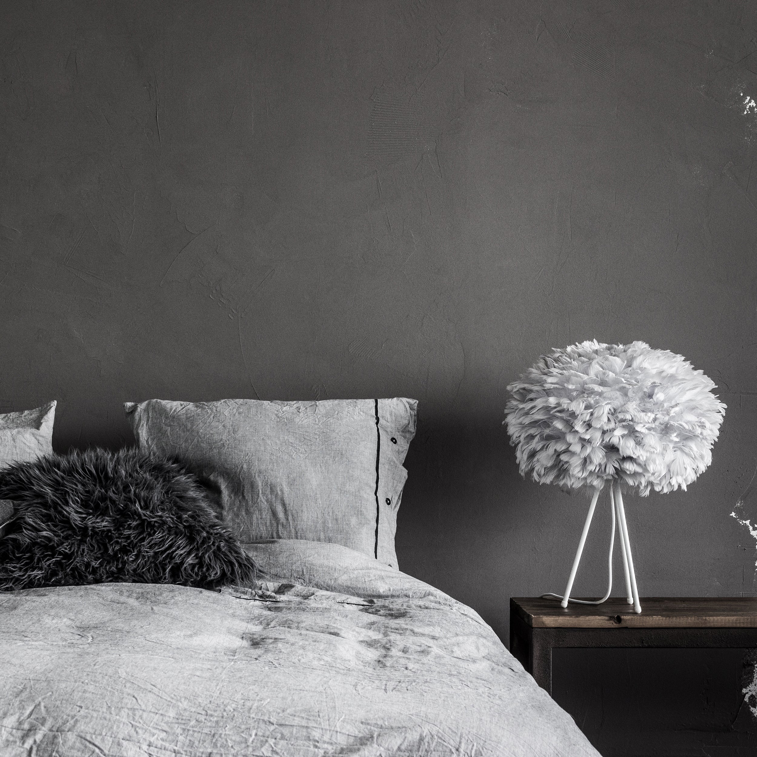 Eos Tripod Table Lamp