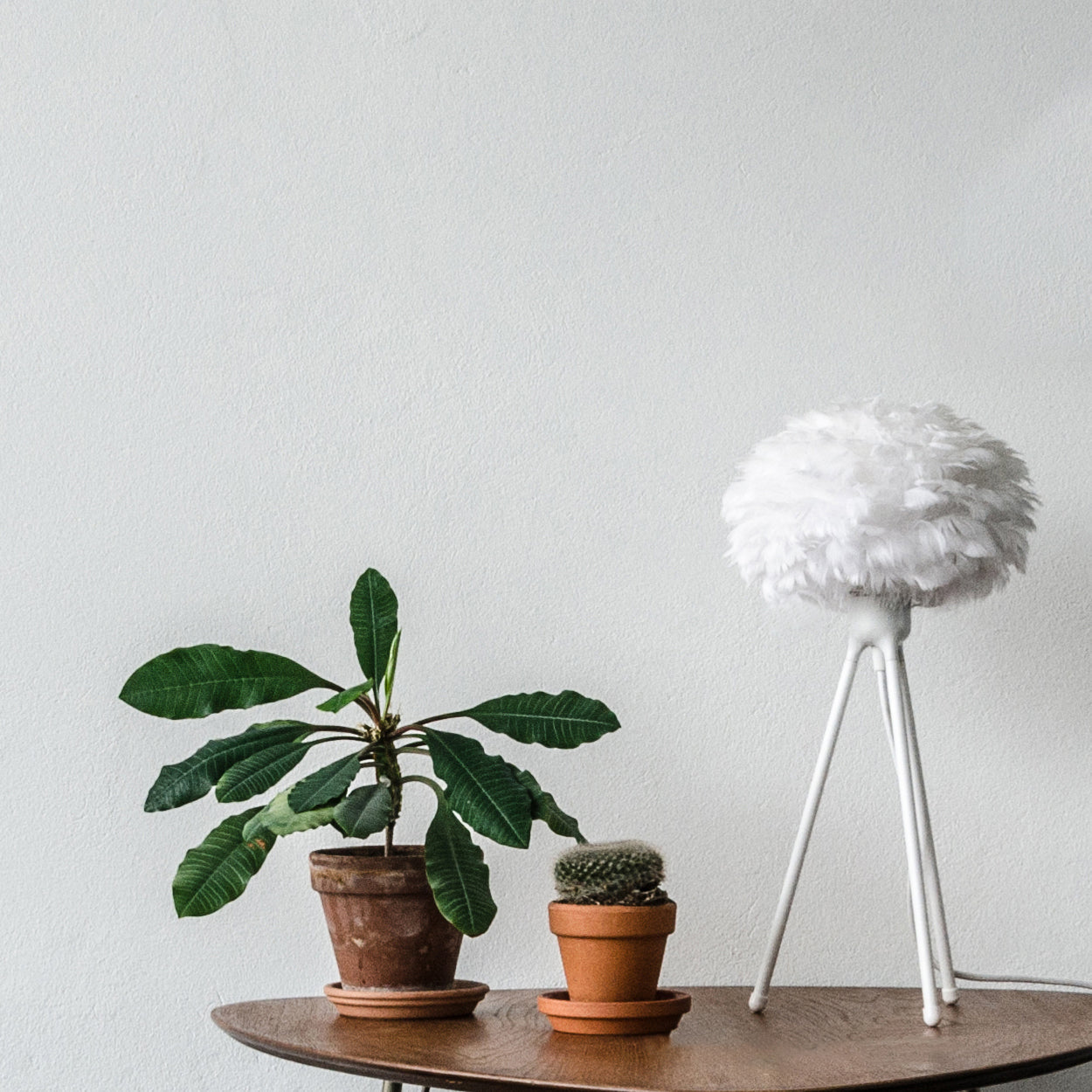 Eos Tripod Table Lamp