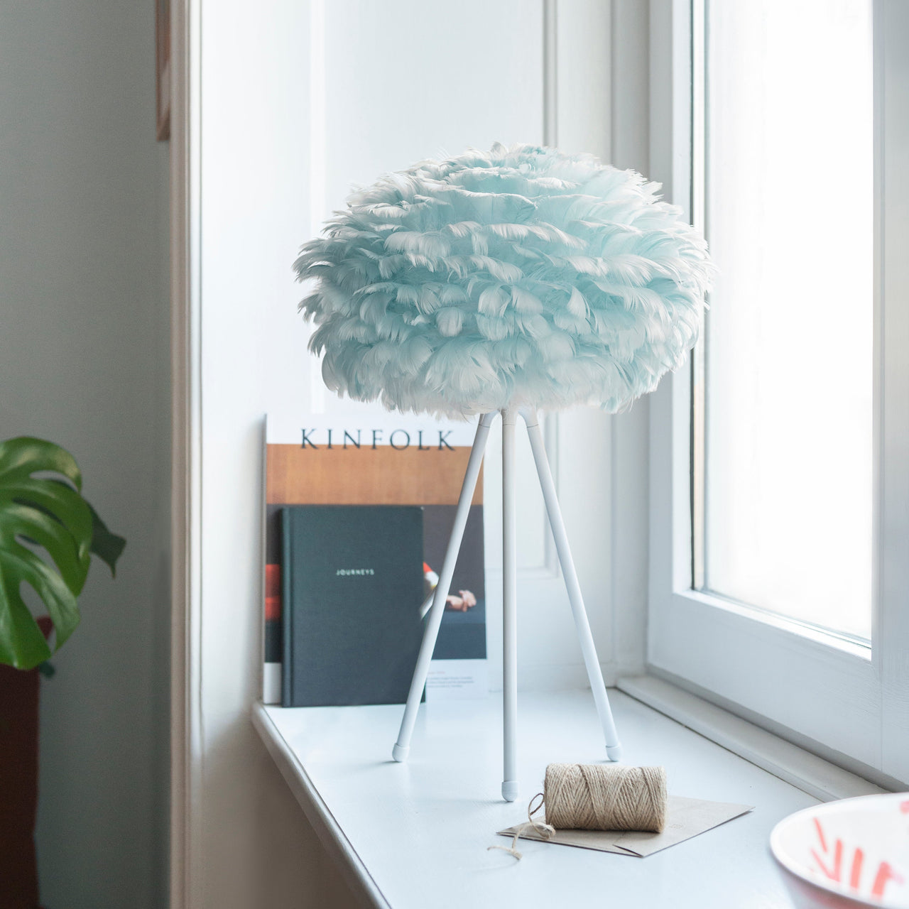 Eos Tripod Table Lamp