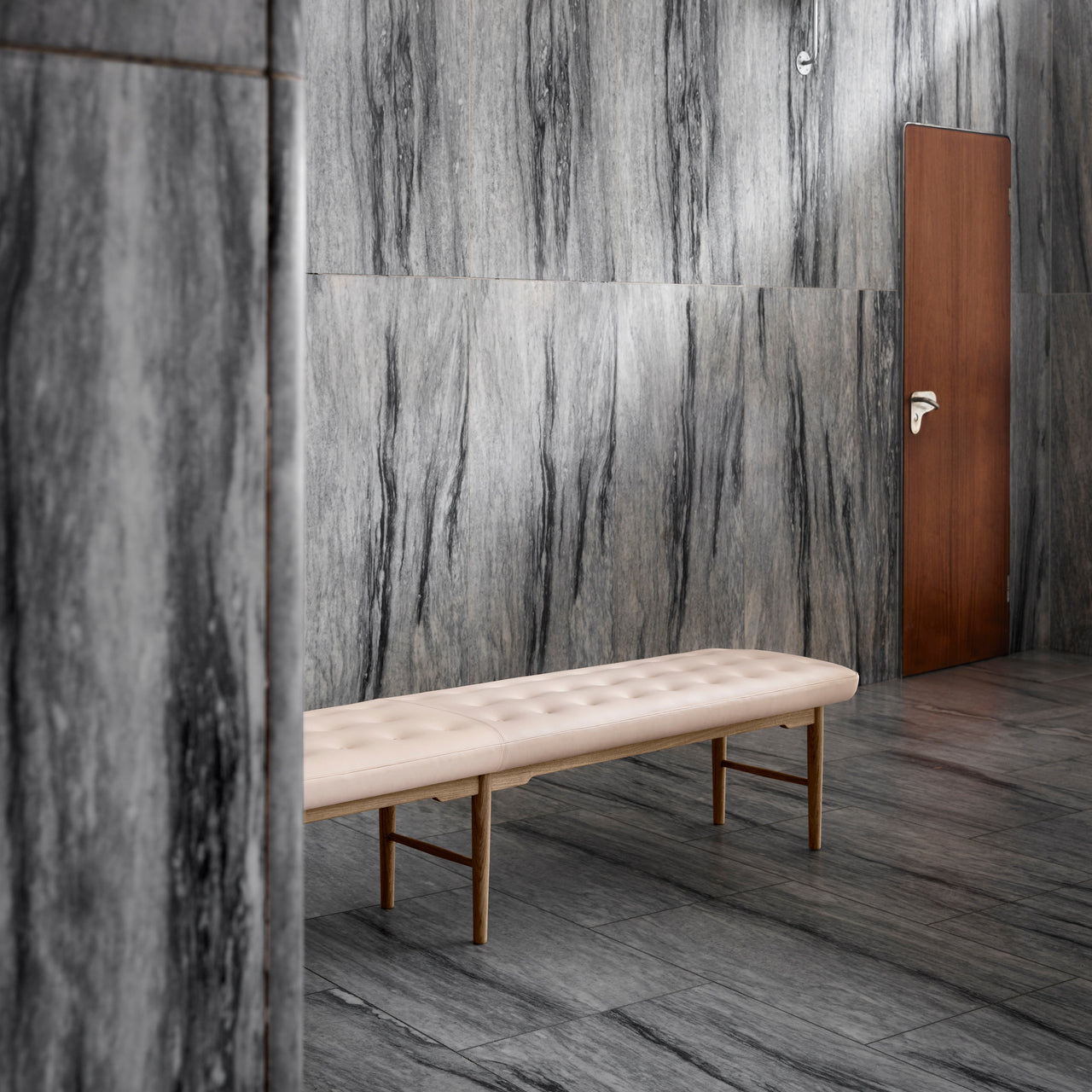 VLA75 Foyer Bench