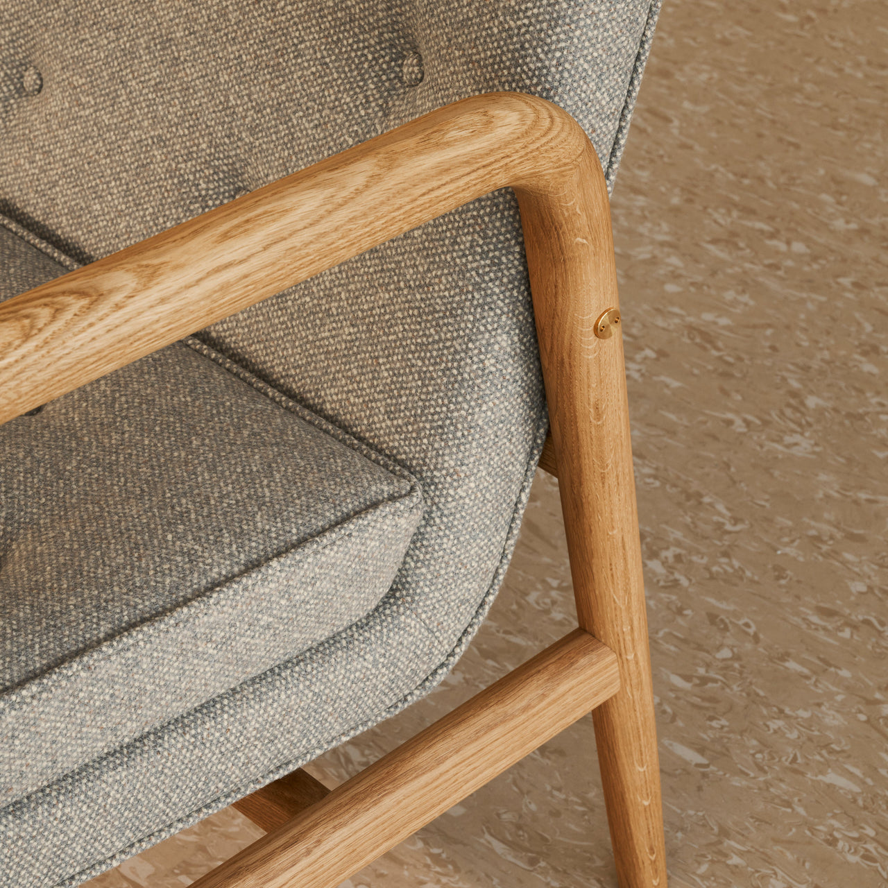 VLA76 Foyer Chair