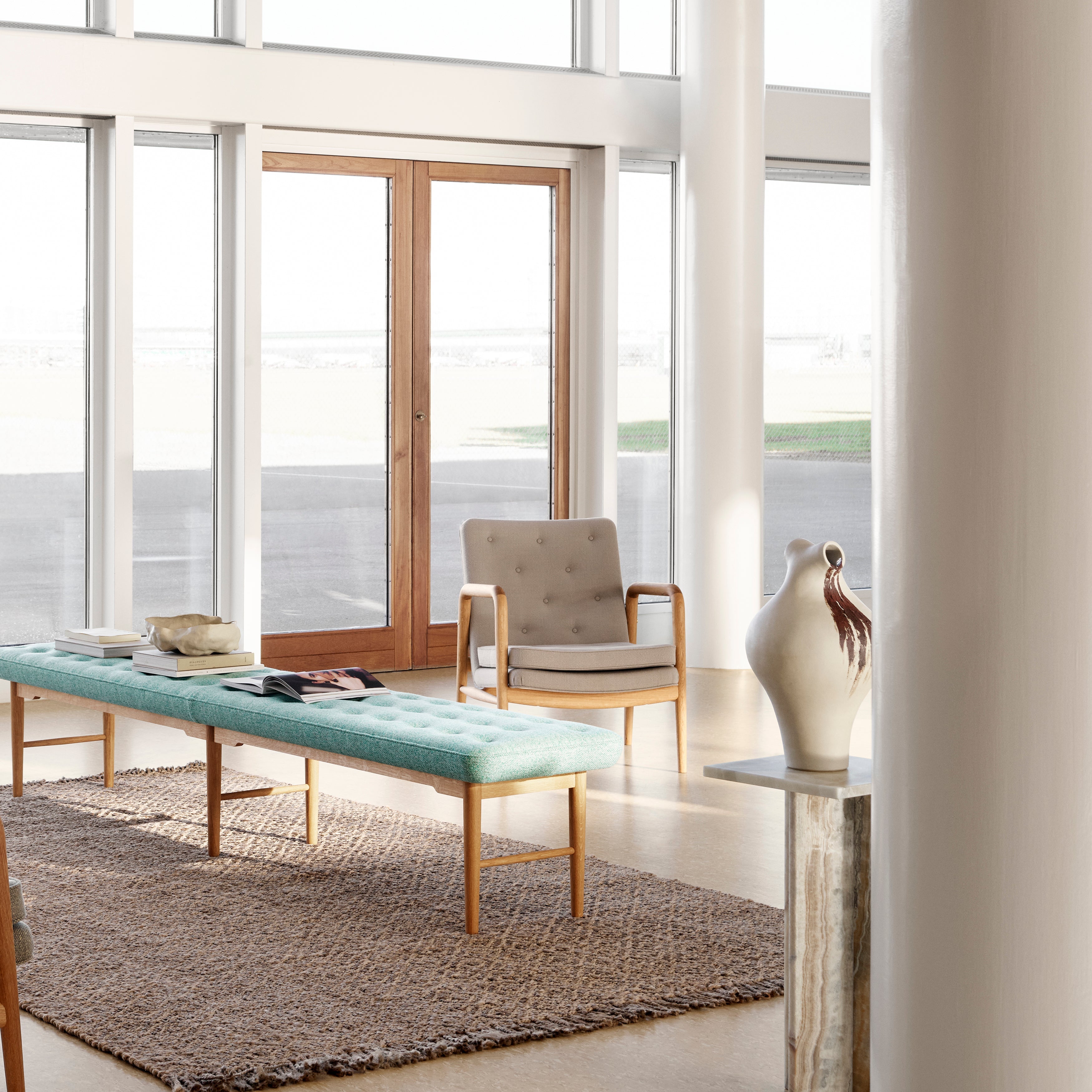 VLA76 Foyer Chair