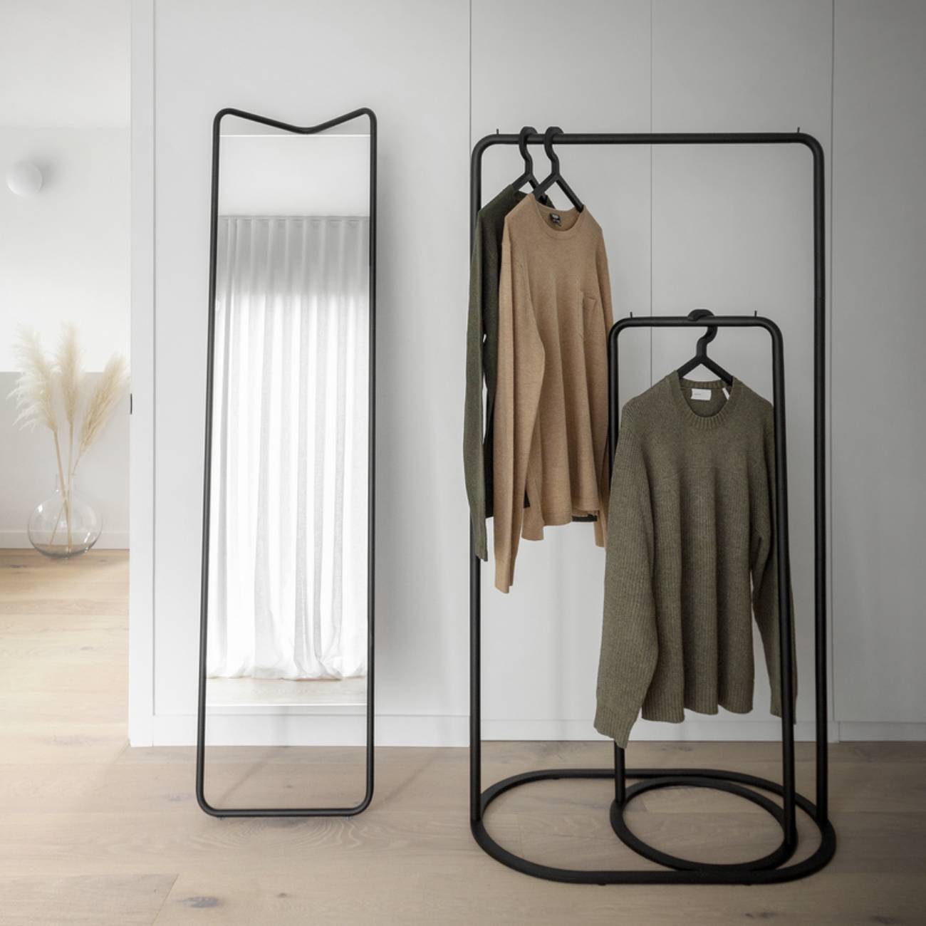 O&O Clothes Rack: Quick Ship