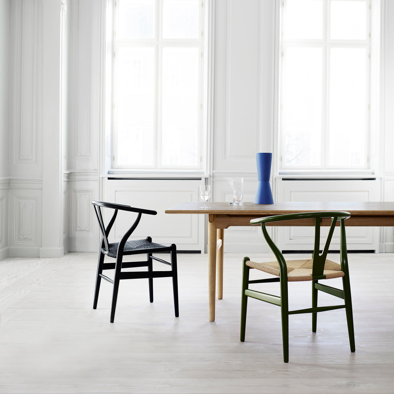 CH327 Dining Table