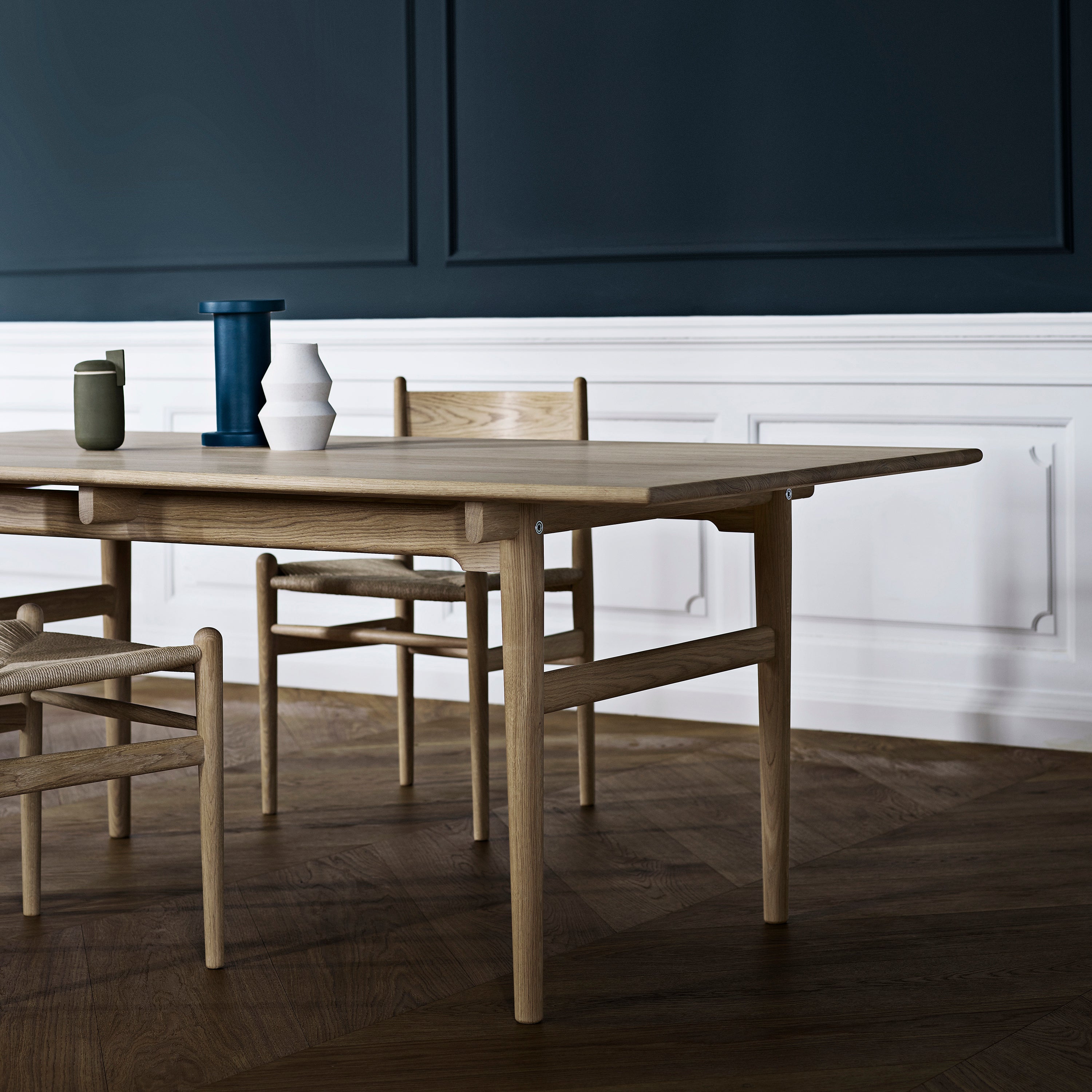 CH327 Dining Table