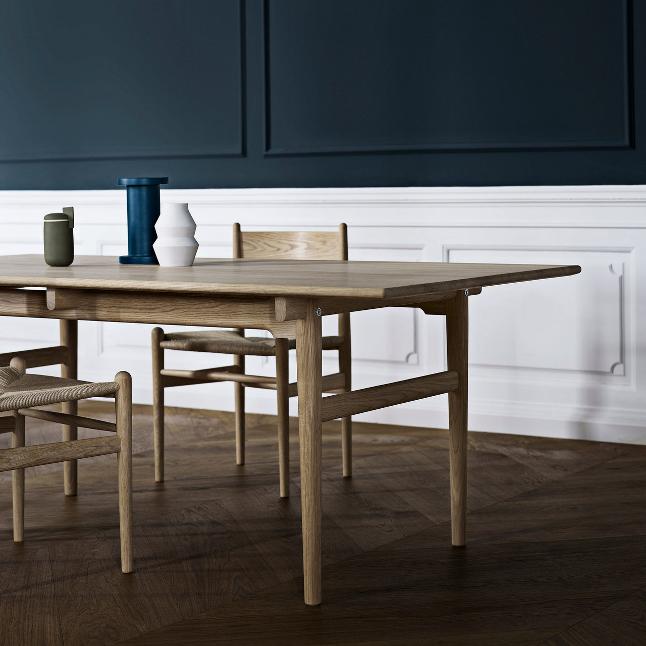CH327 Dining Table