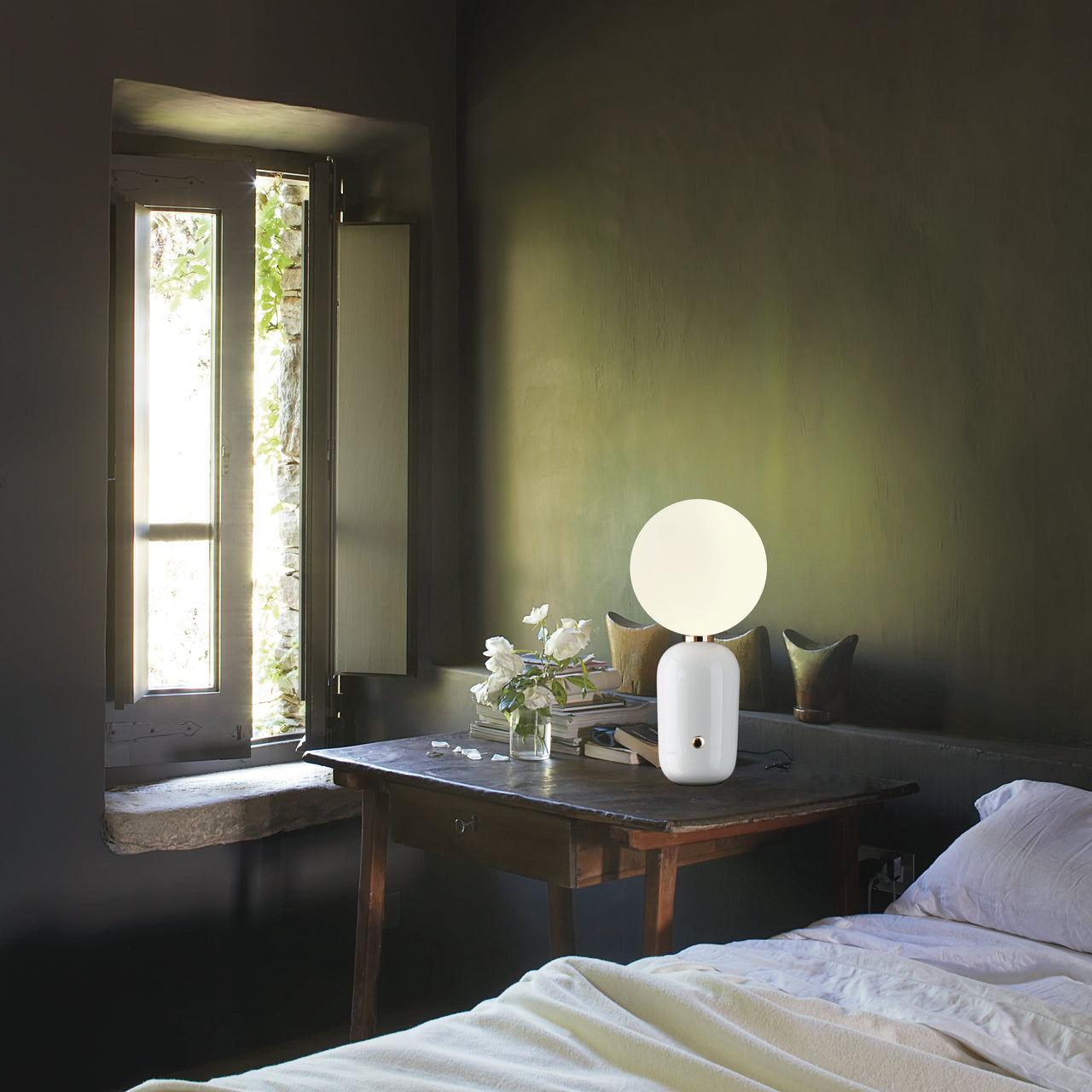 Aballs Table Lamp