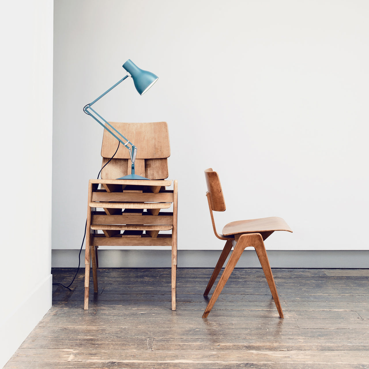 Type 75 Desk Lamp: Margaret Howell Edition